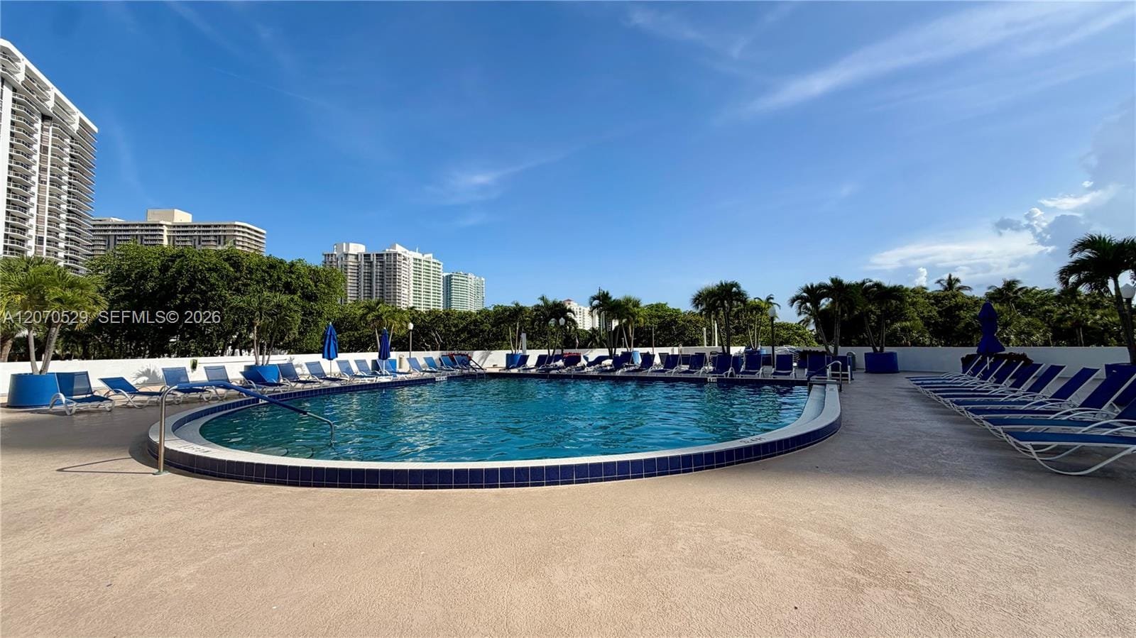 3701 N Country Club Drive 304, Aventura, FL 33180 photo 28