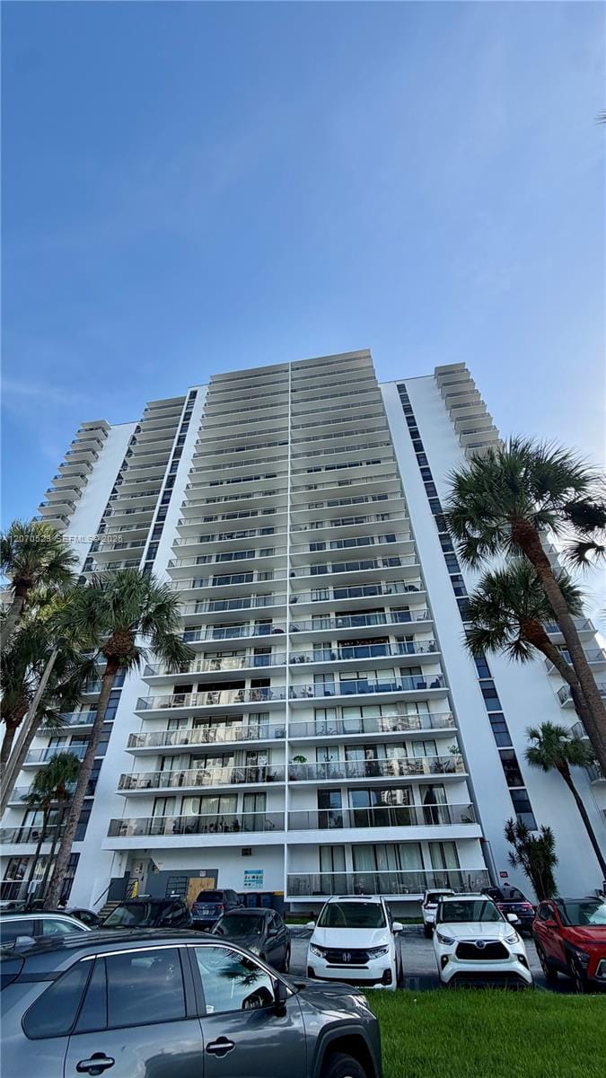 3701 N Country Club Drive 304