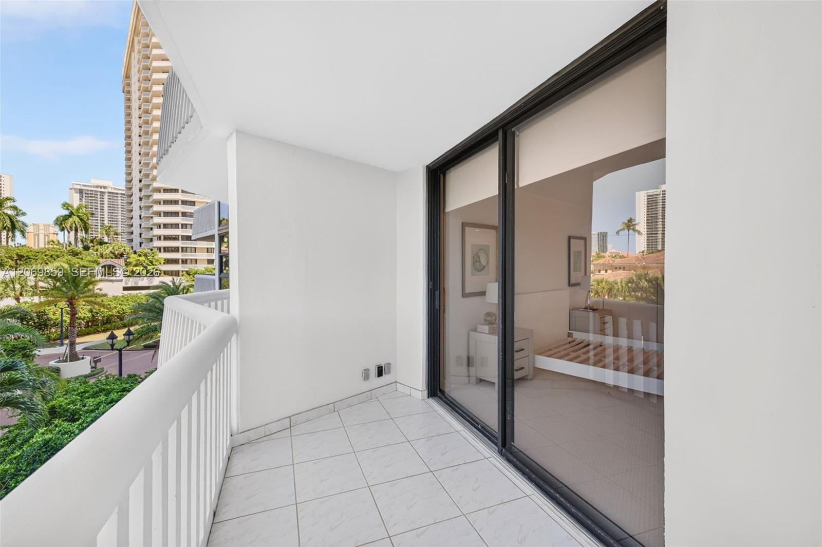 1000 Island Boulevard 405, Aventura, FL 33160 photo 30