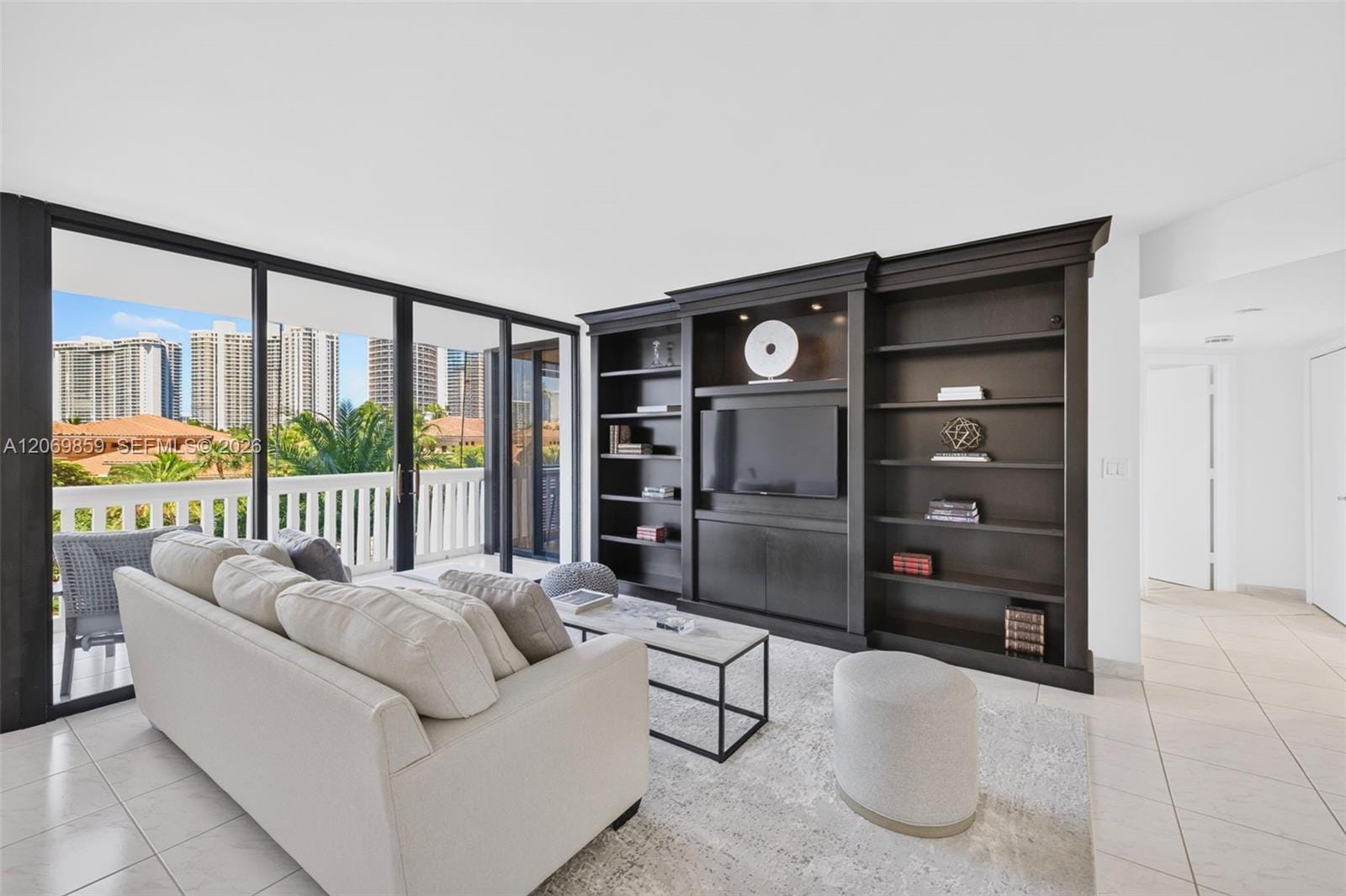 1000 Island Boulevard 405, Aventura, FL 33160 photo 4