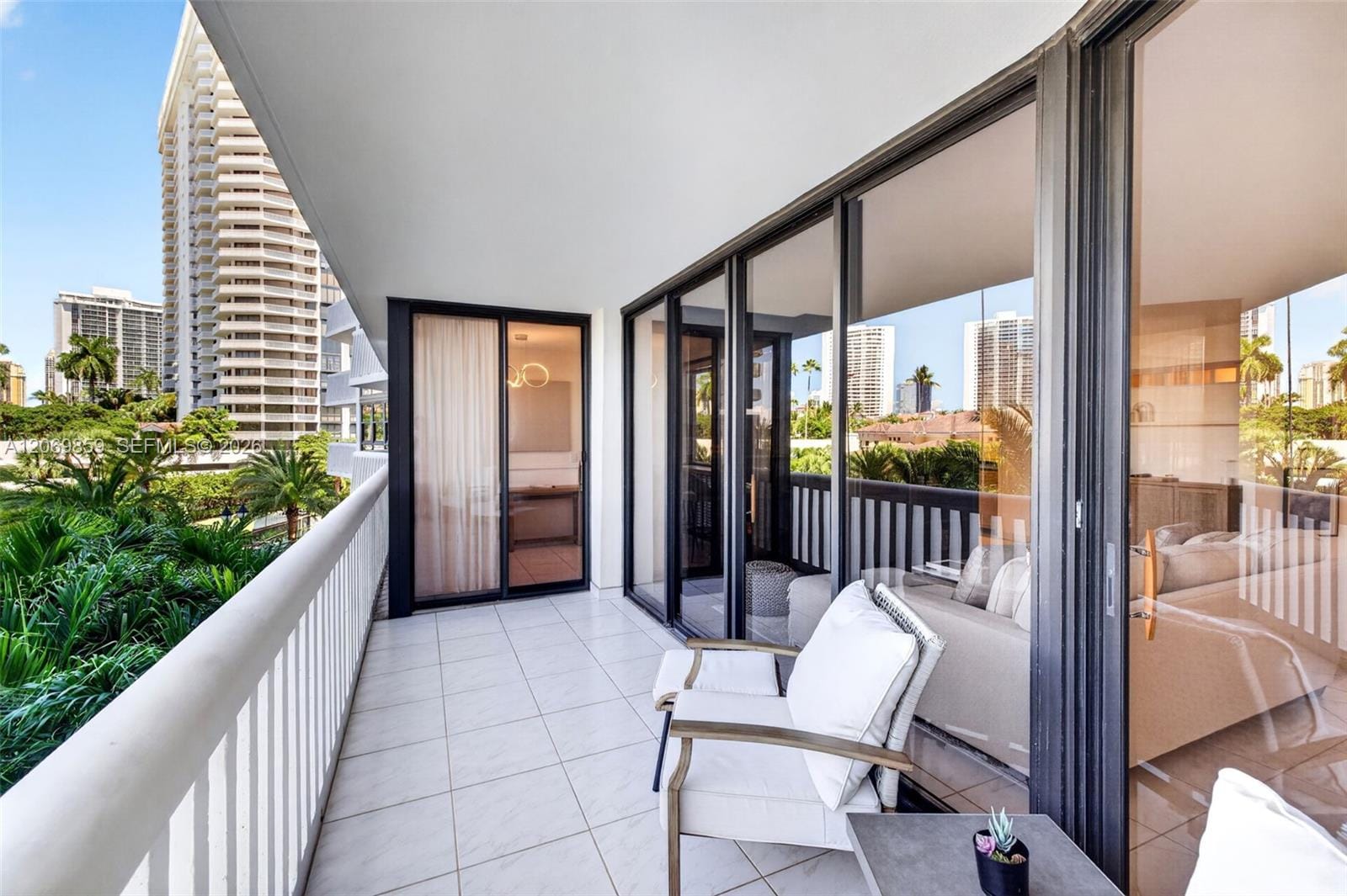 1000 Island Boulevard 405, Aventura, FL 33160 photo 9