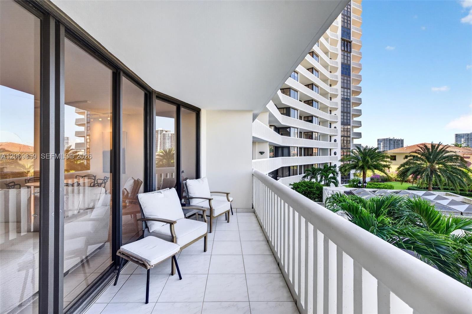 1000 Island Boulevard 405, Aventura, FL 33160 photo 10
