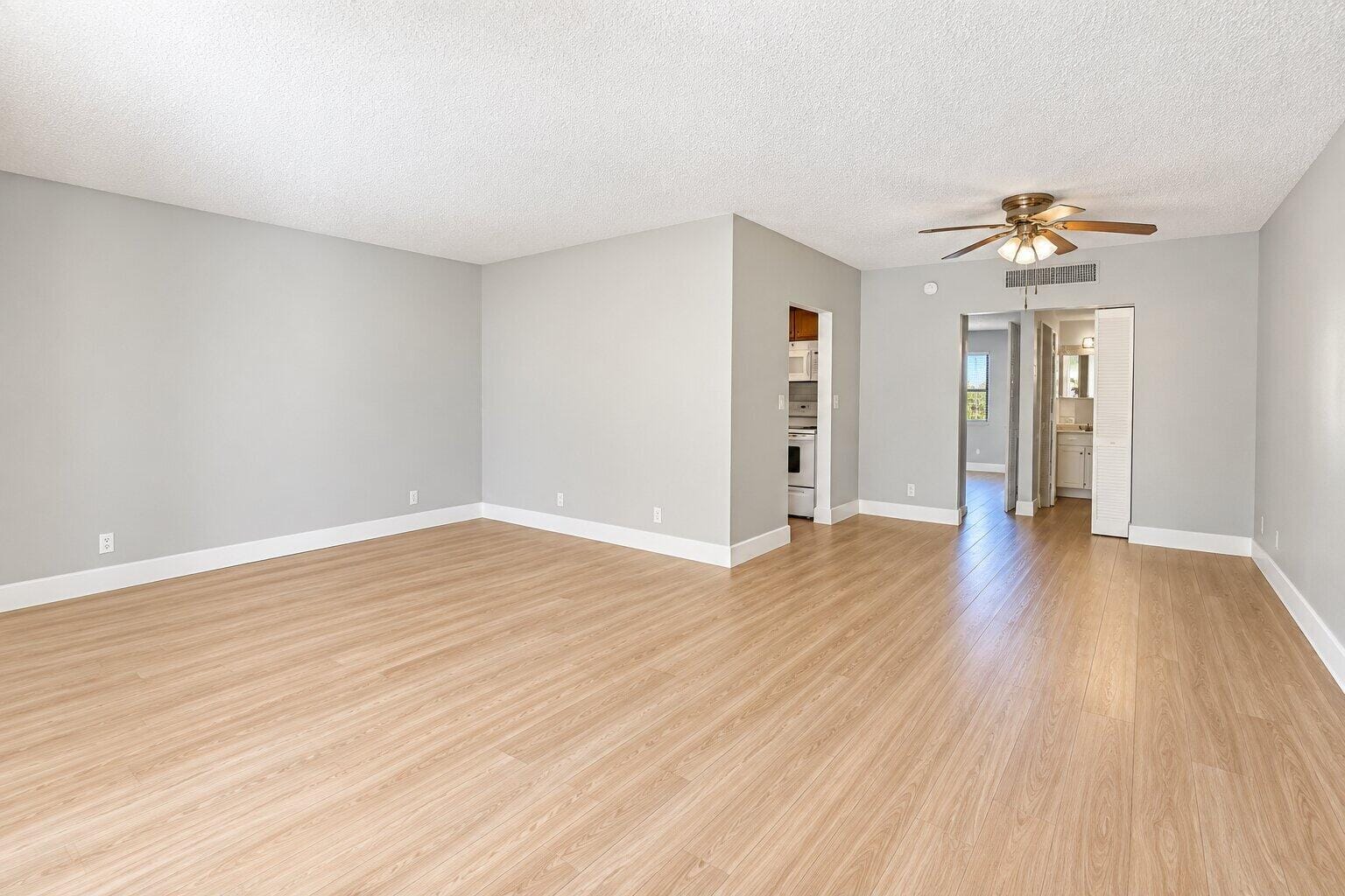 2201 NE 36TH Street 102, Lighthouse Point, FL 33064