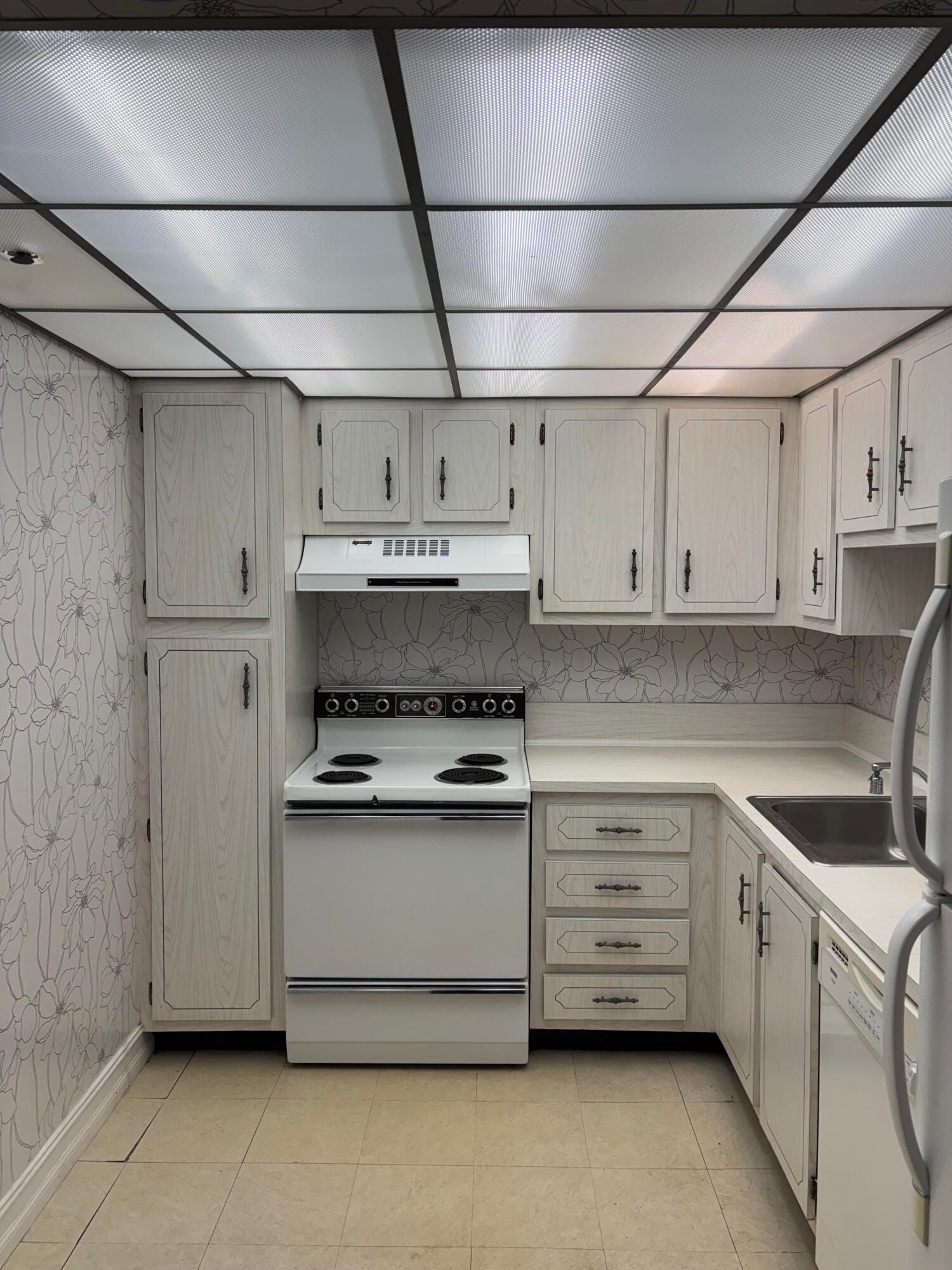 1200 Saint Charles PL Place 414 — photo 10