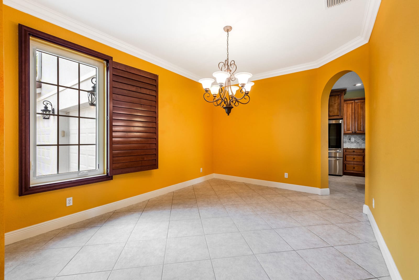 112 ISOLA Circle — photo 6