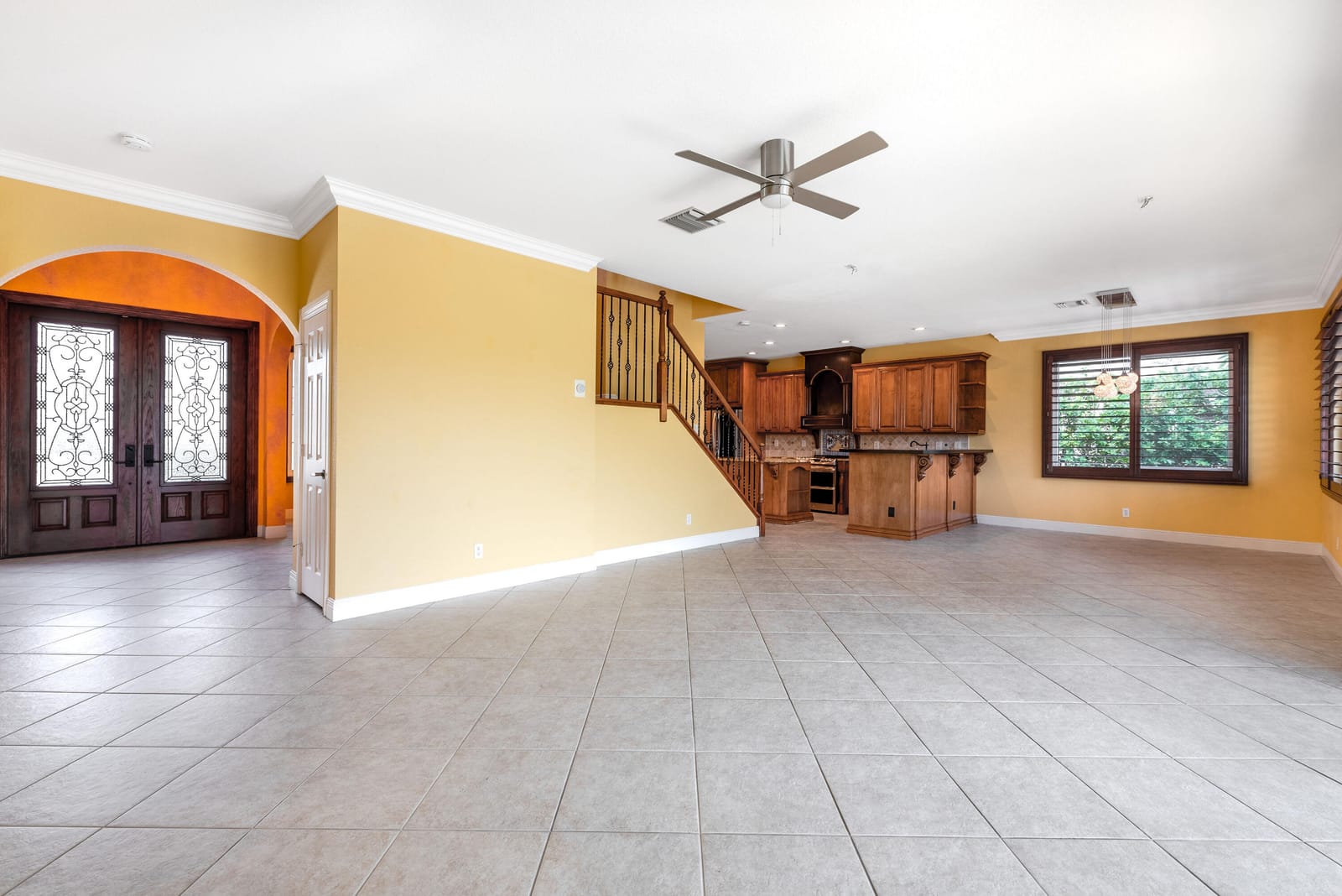 112 ISOLA Circle — photo 8