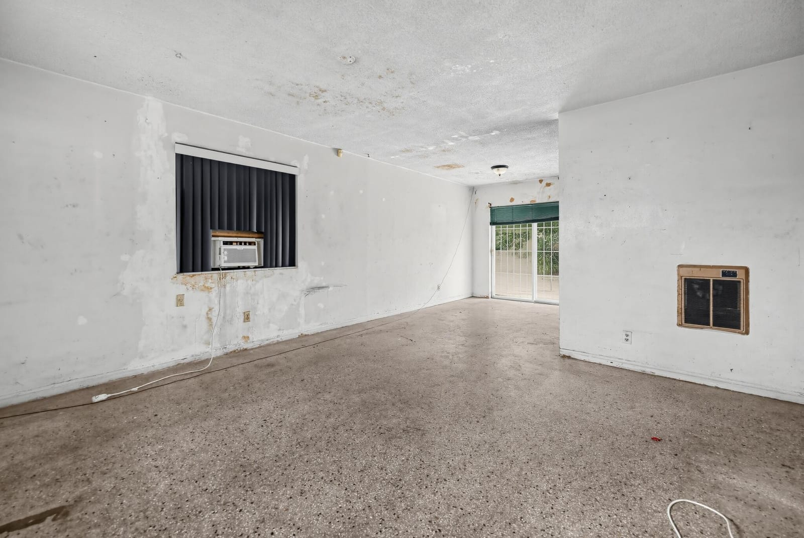 5450 FLETCHER Street — photo 10