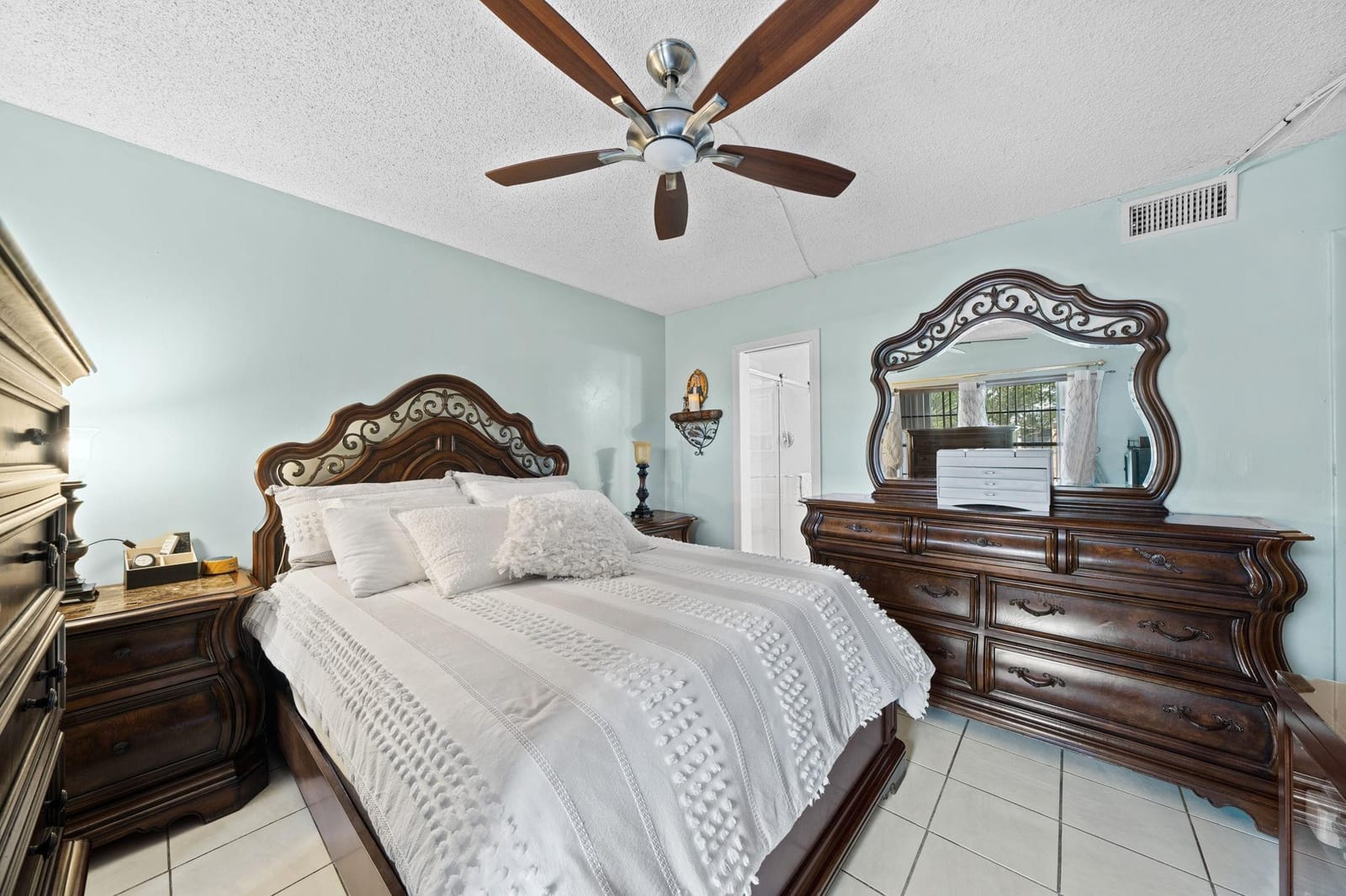 16470 NE 27TH Place 35, North Miami Beach, FL 33160 photo 21