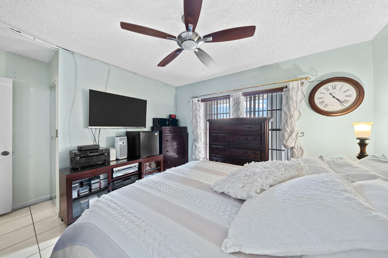 16470 NE 27TH Place 35, North Miami Beach, FL 33160 photo 22