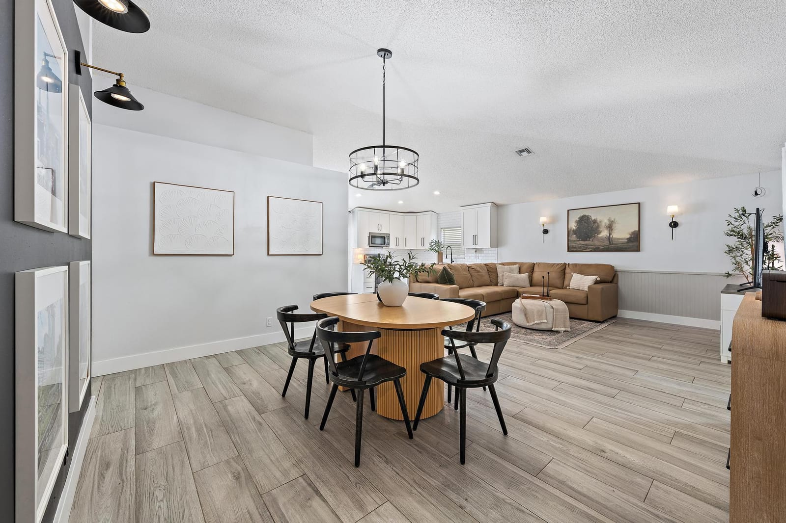 5483 Club Circle — photo 9