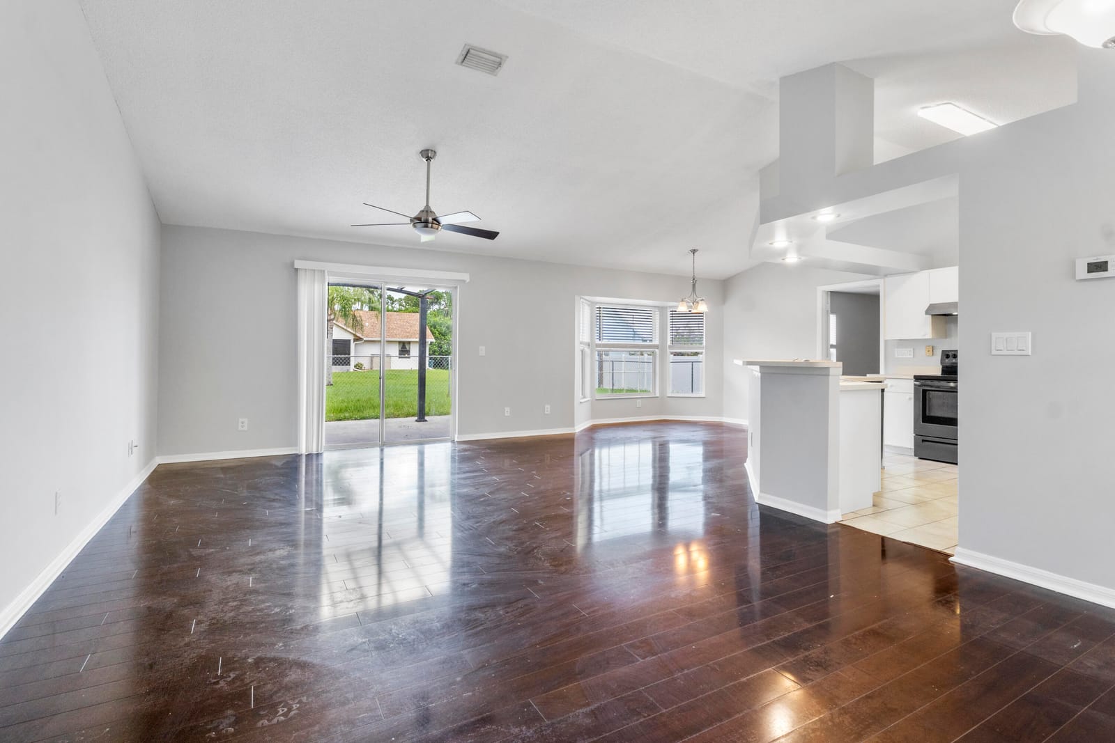 717 Tulip Drive — photo 6