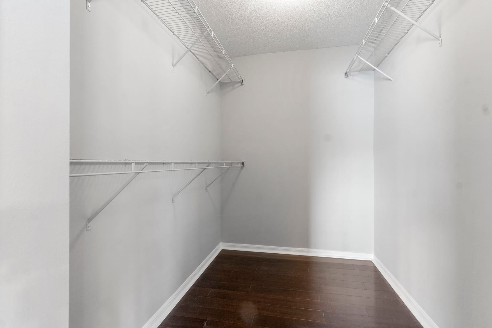 717 Tulip Drive — photo 9