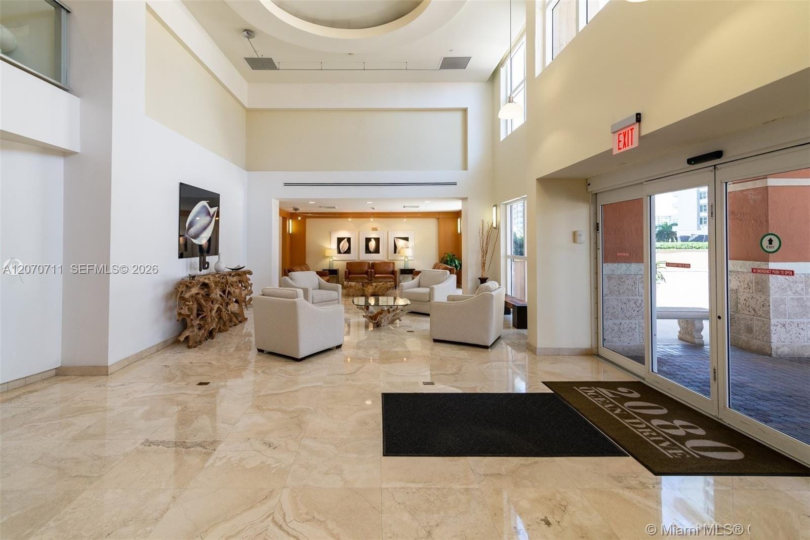 2080 S Ocean Drive MPH09 — photo 2