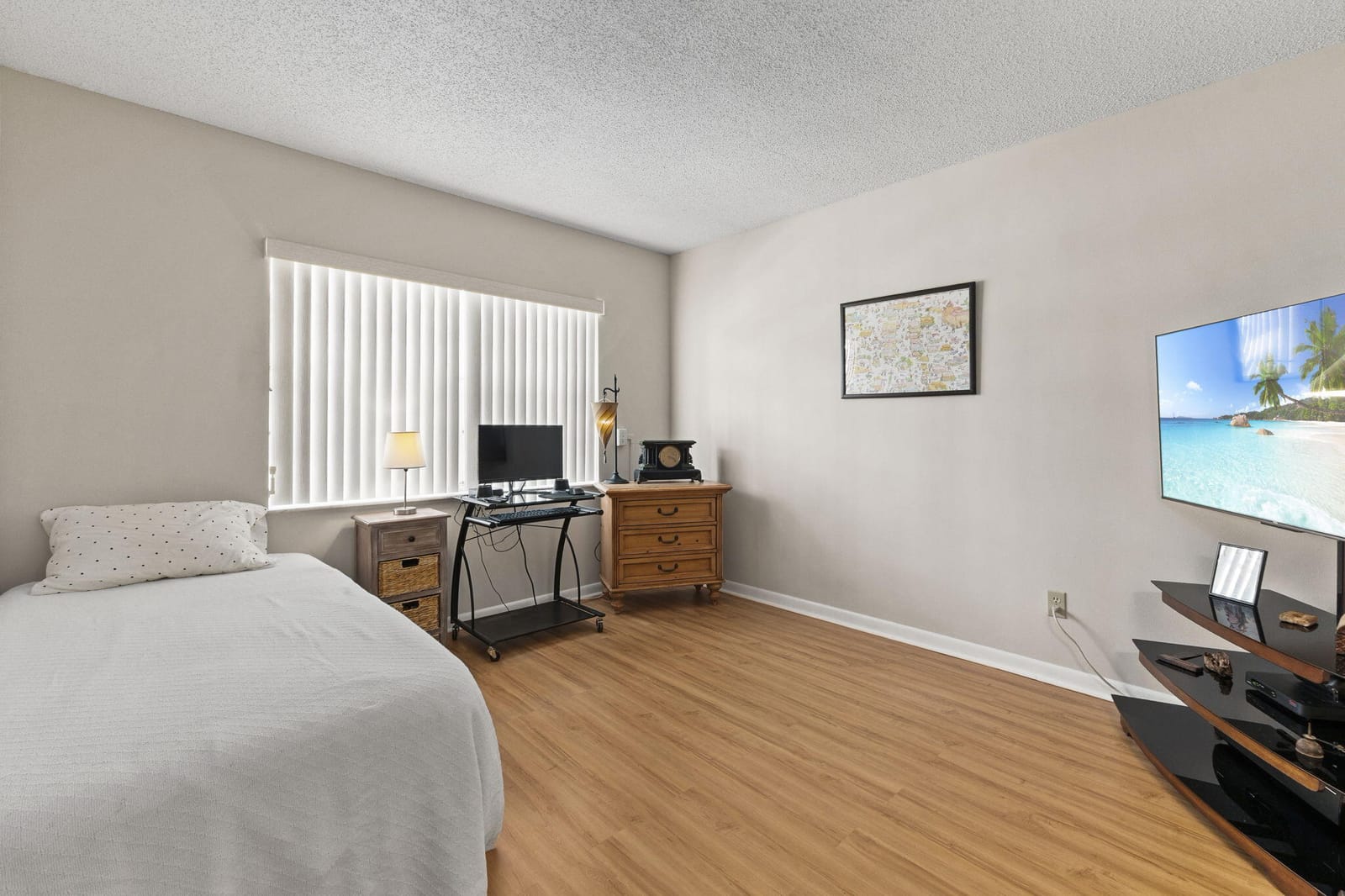 1223 S Lakes End Drive E-1 — photo 8
