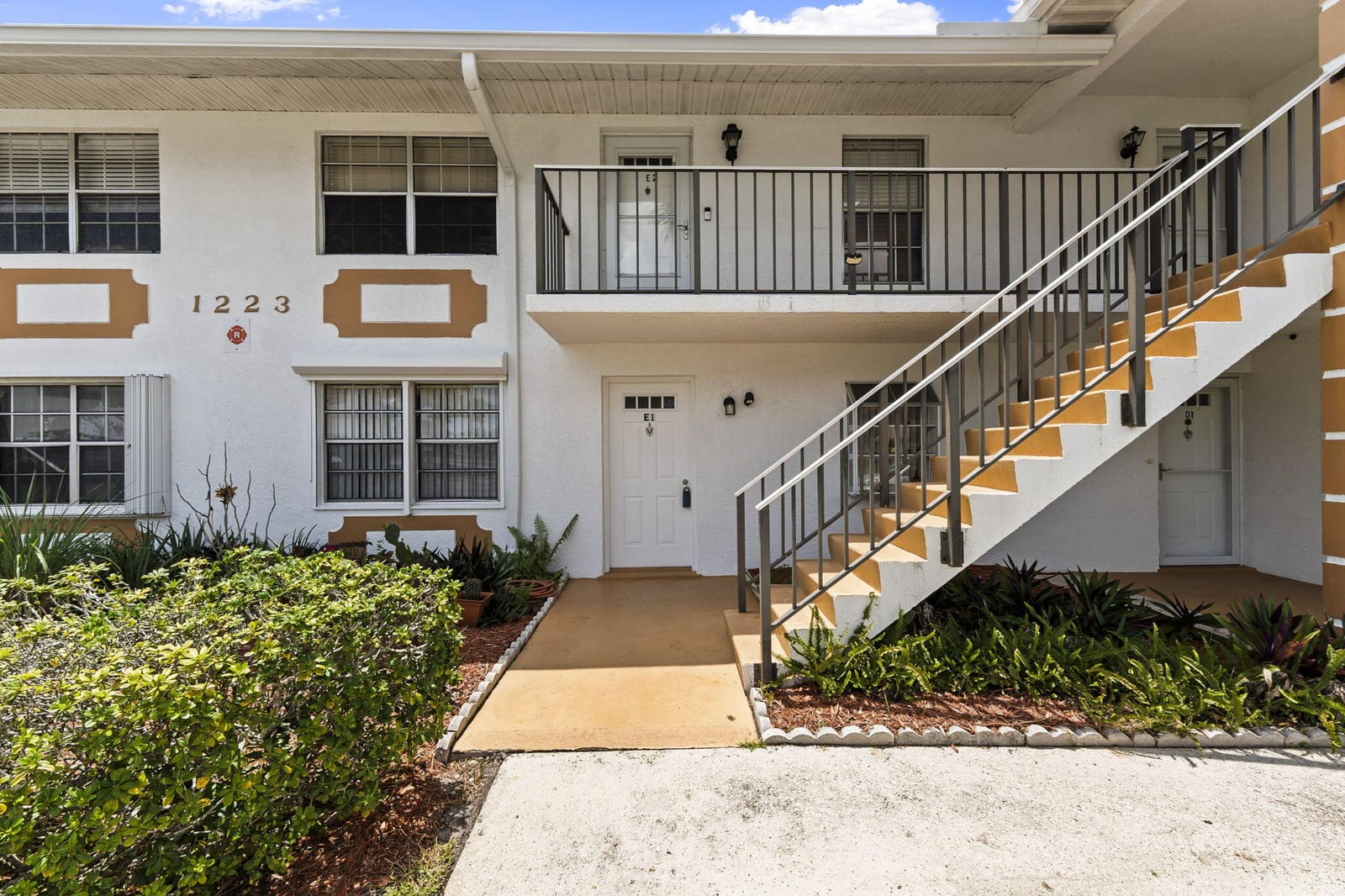 1223 S Lakes End Drive E-1, Fort Pierce, FL 34982