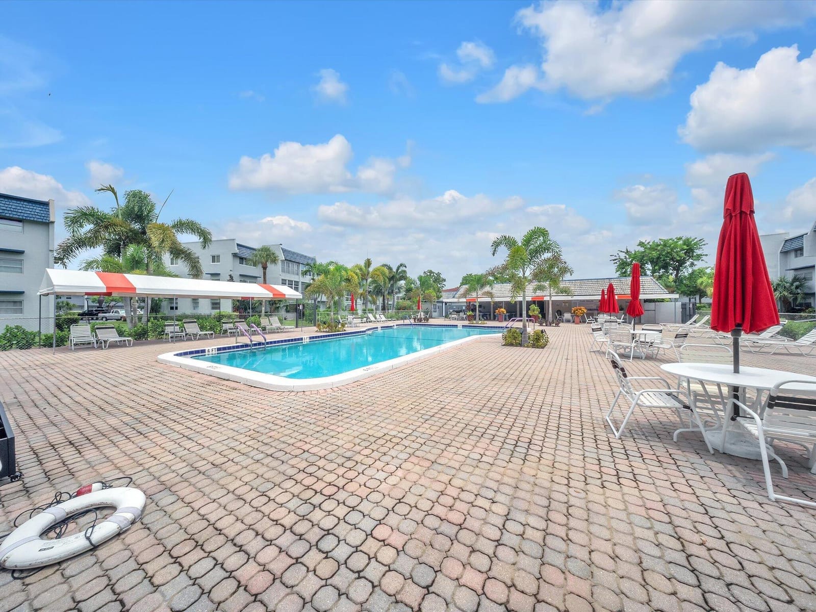 7807 GOLF CIR Drive 105, Margate, FL 33063 photo 2