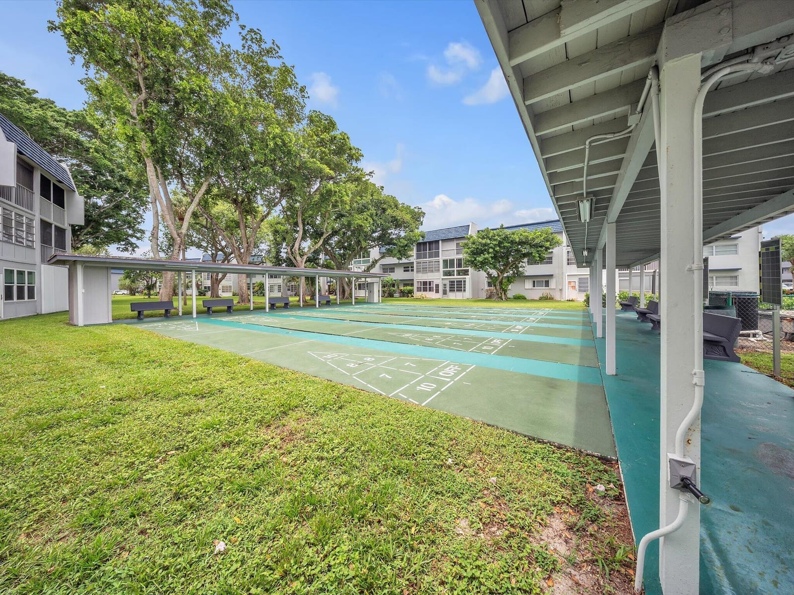 7807 GOLF CIR Drive 105, Margate, FL 33063 photo 3