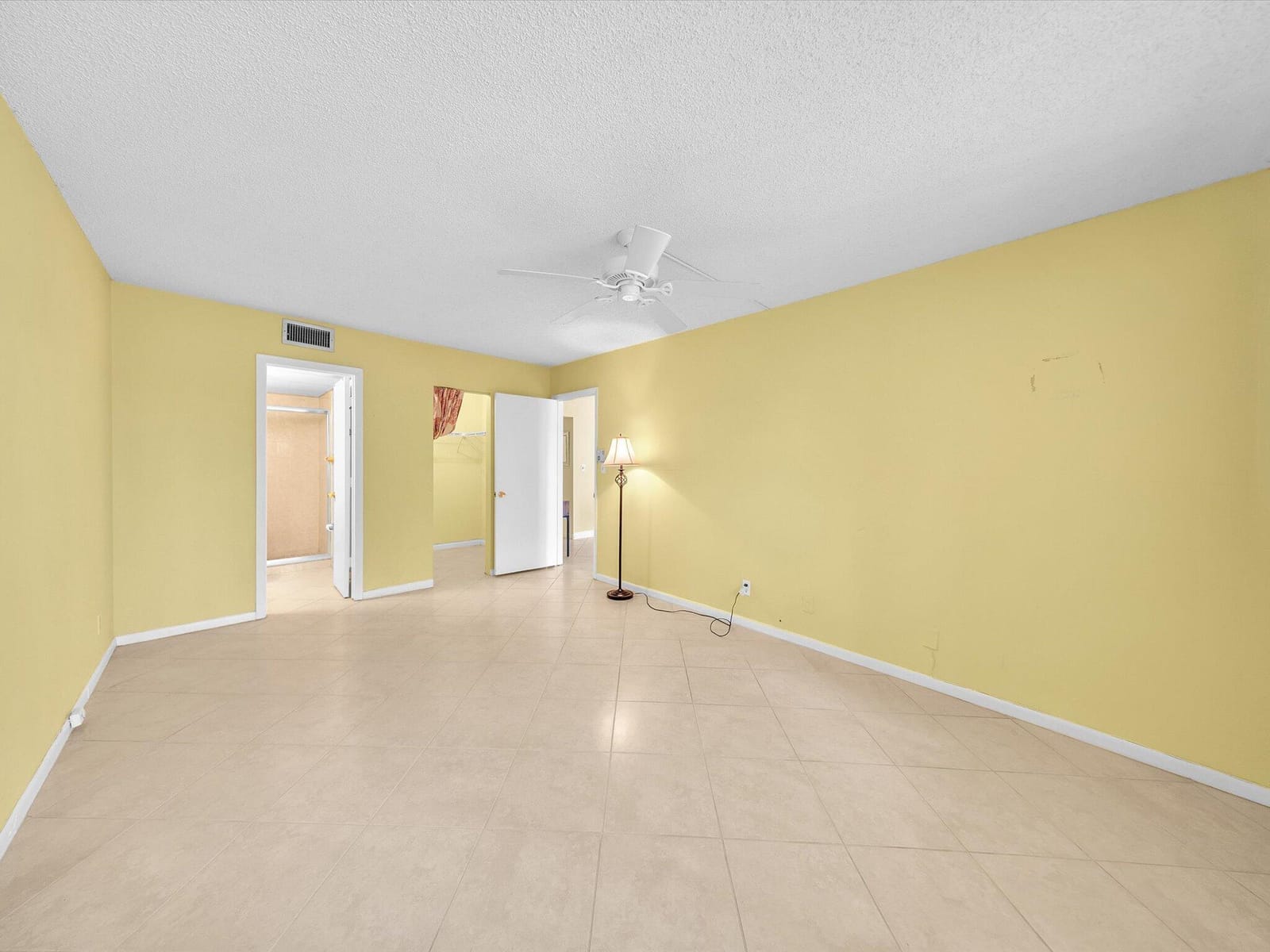7807 GOLF CIR Drive 105, Margate, FL 33063 photo 22