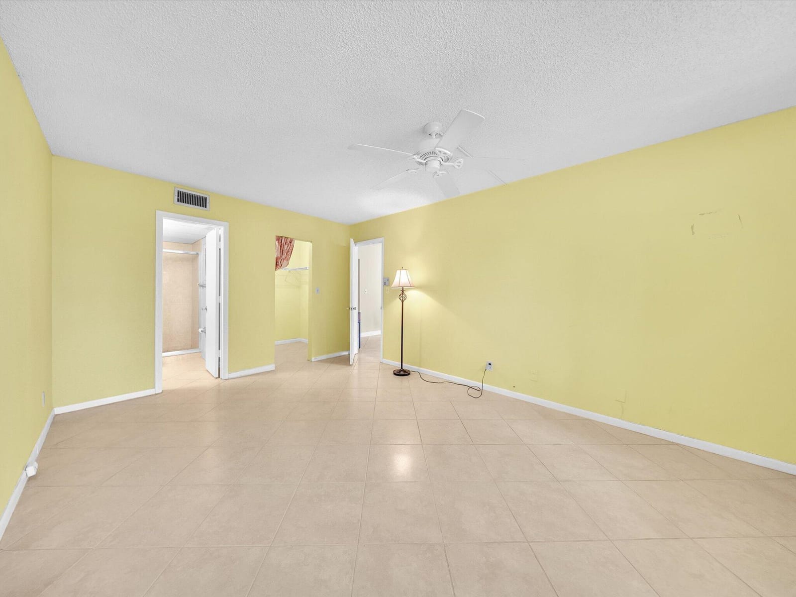 7807 GOLF CIR Drive 105, Margate, FL 33063 photo 23