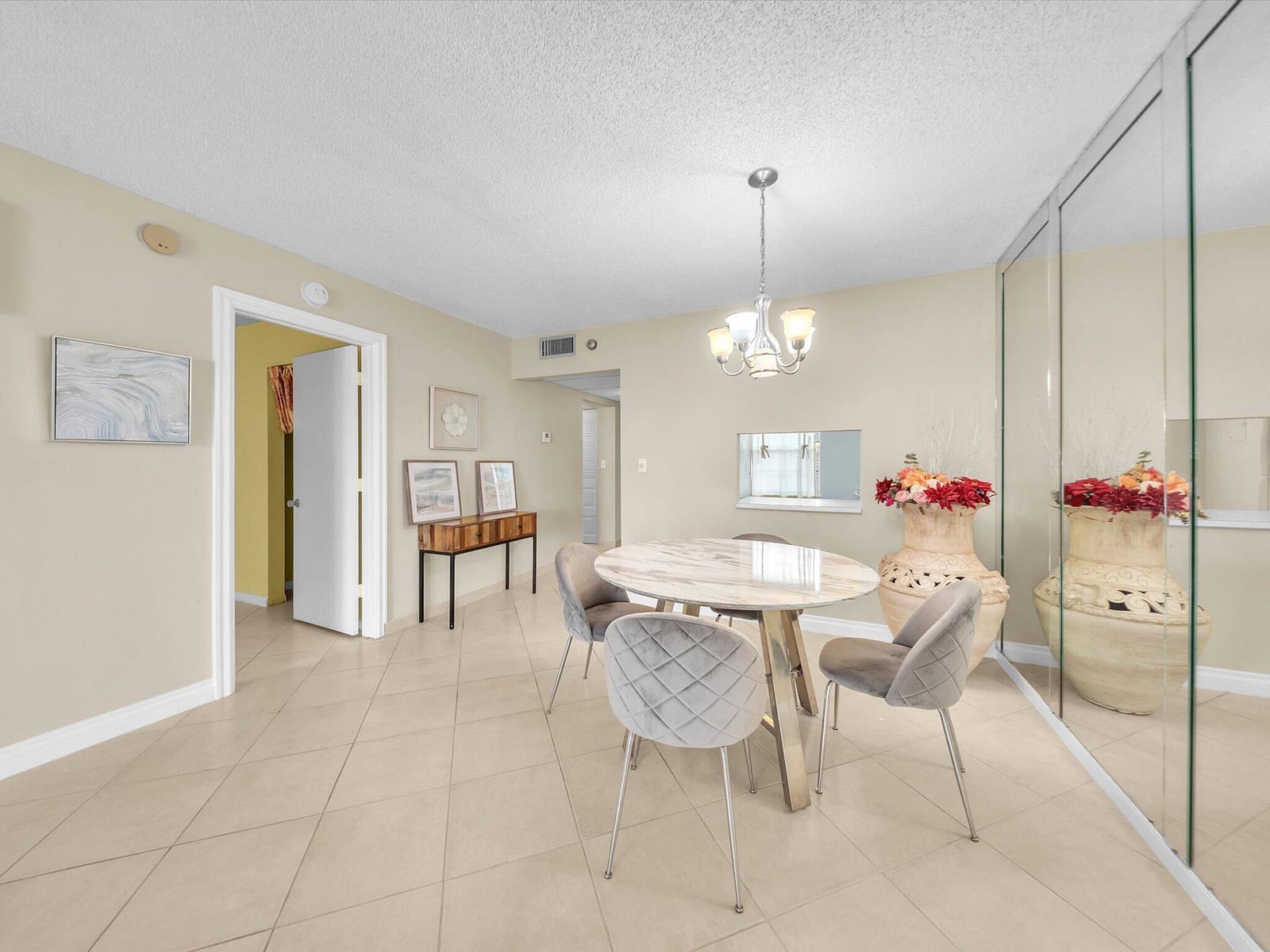 7807 GOLF CIR Drive 105, Margate, FL 33063 photo 9