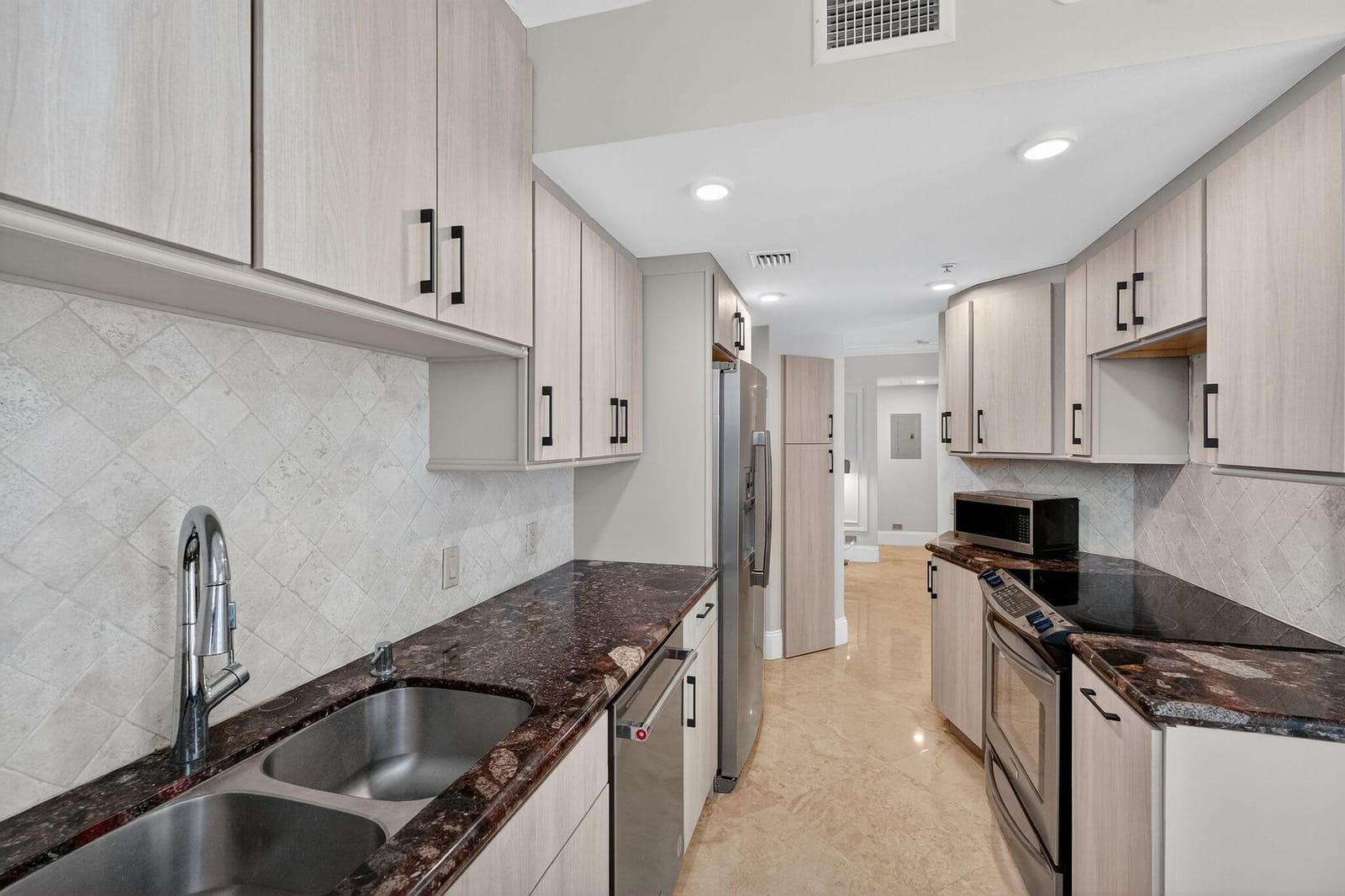 701 Brickell Key Boulevard 1604, Miami, FL 33131 photo 27