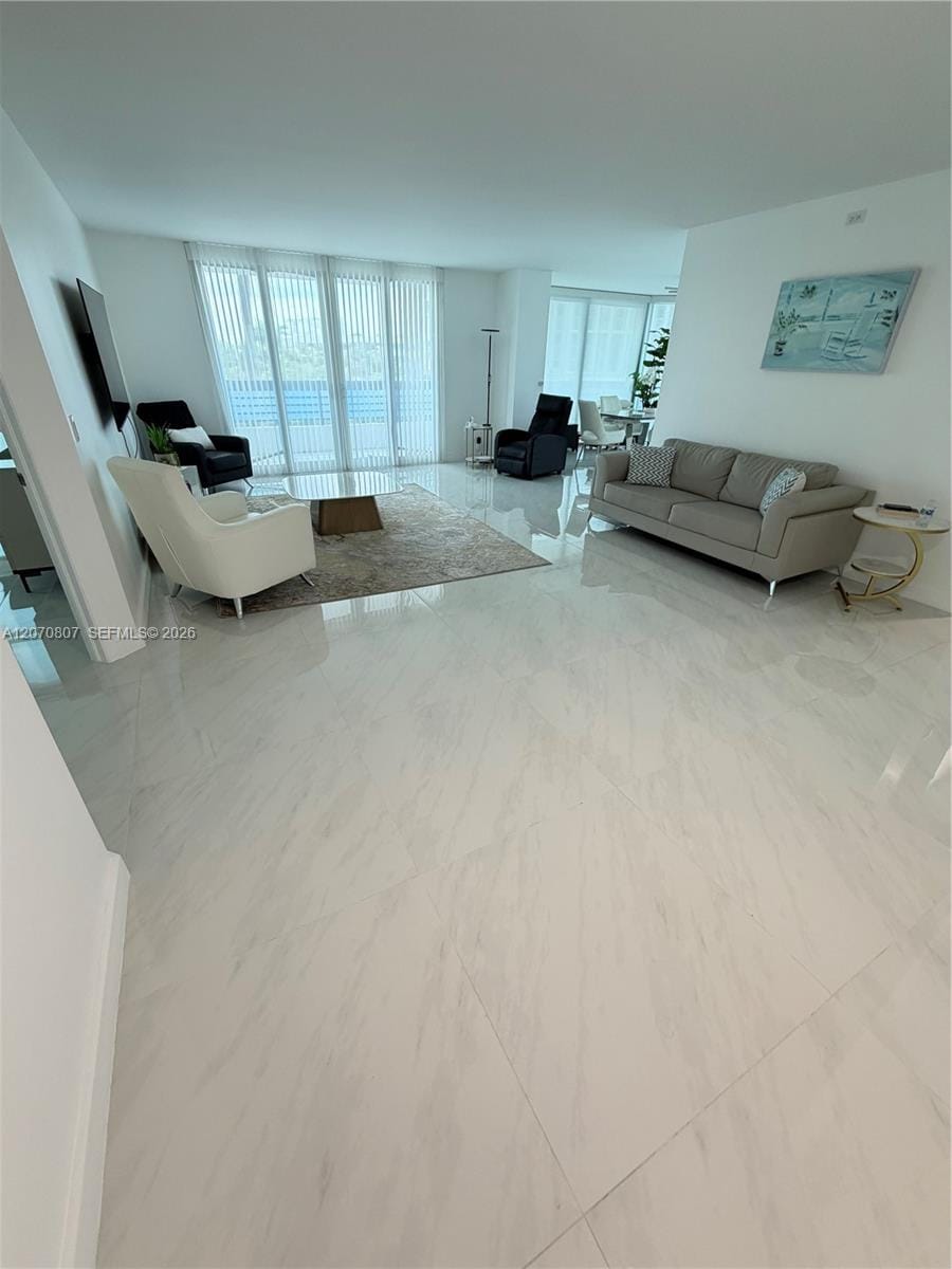 3500 Mystic Pointe Drive 405, Aventura, FL 33180