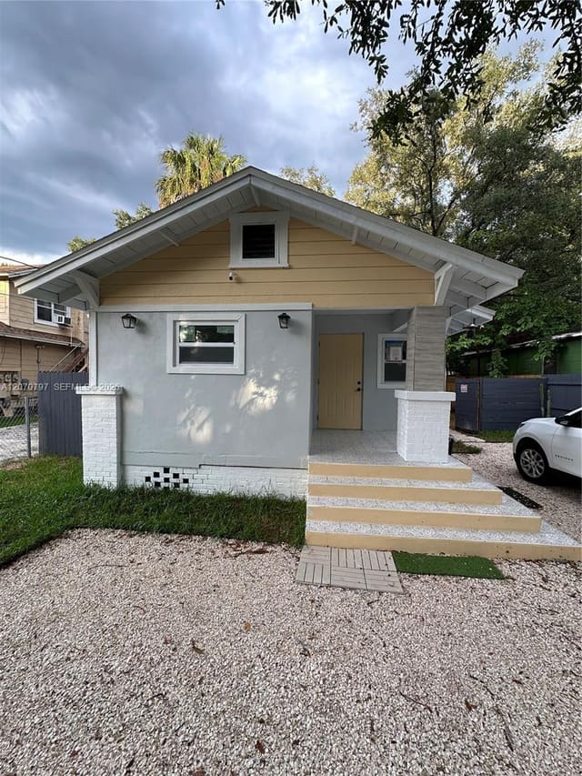 8111 N 10, Tampa, FL 33604