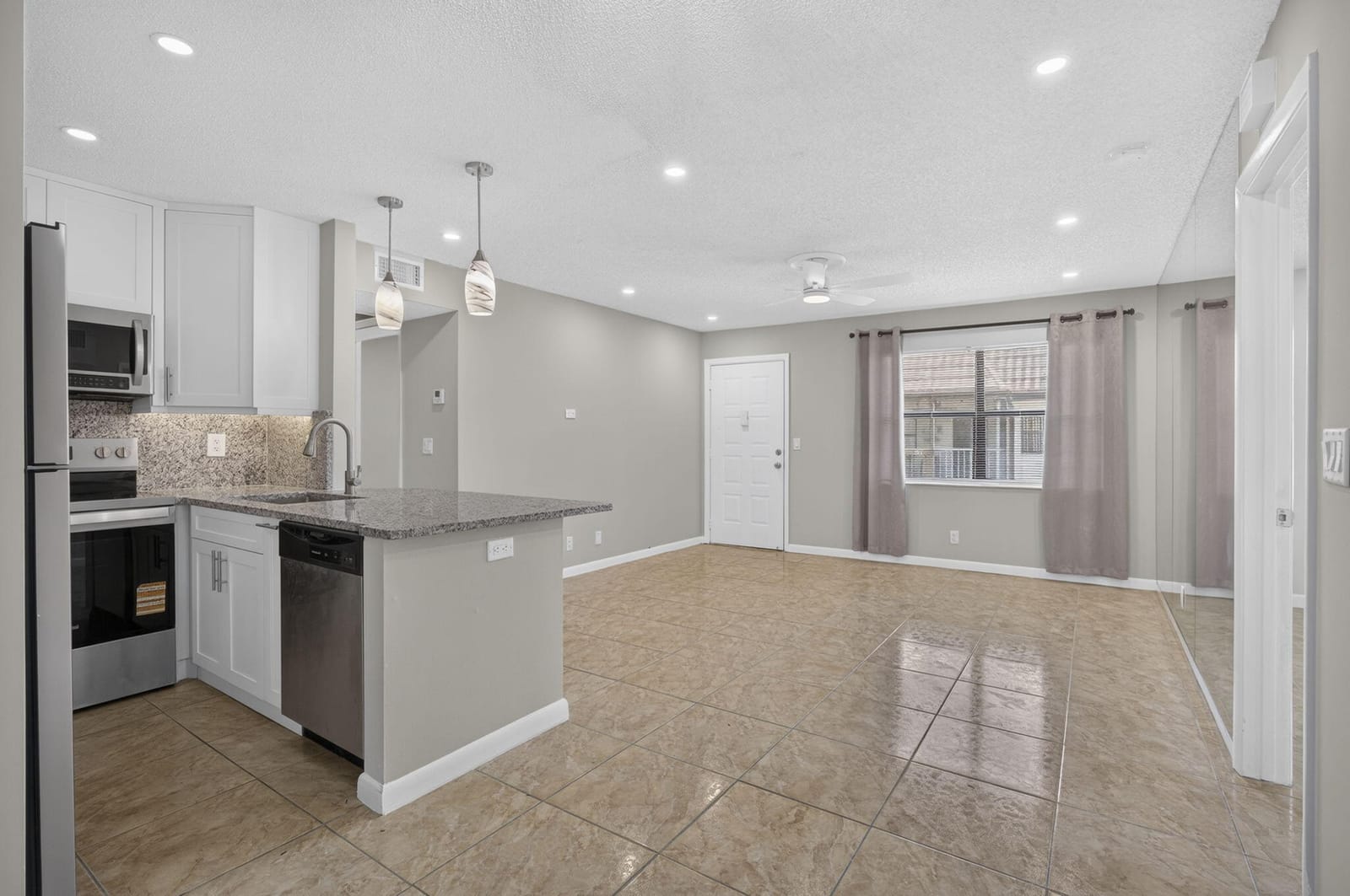 7262 GOLF COLONY Court 204, Lake Worth, FL 33467 photo 3