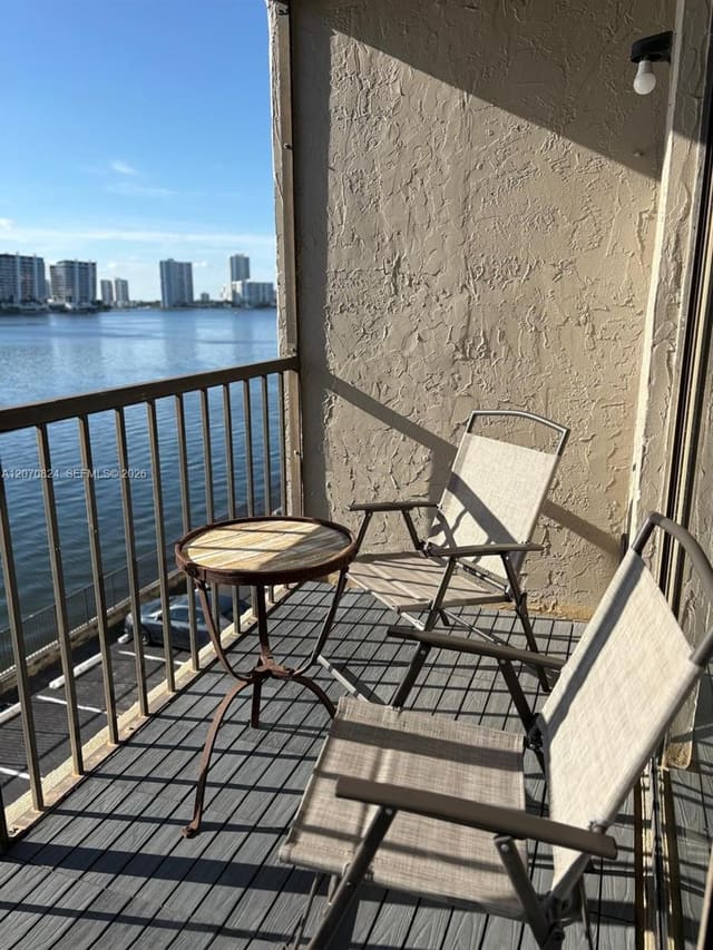 17600 N Bay Road N403, Sunny Isles Beach, FL 33160