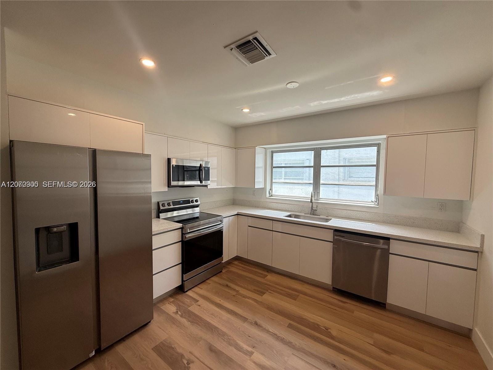 1532 Trillo Avenue — photo 5