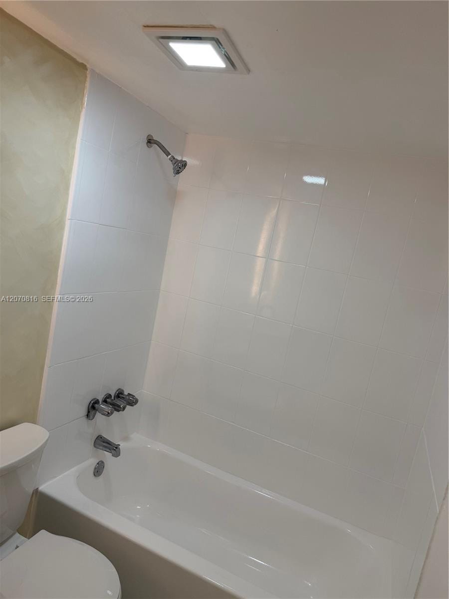 4713 NW 7th Street 409-1, Miami, FL 33126 photo 9