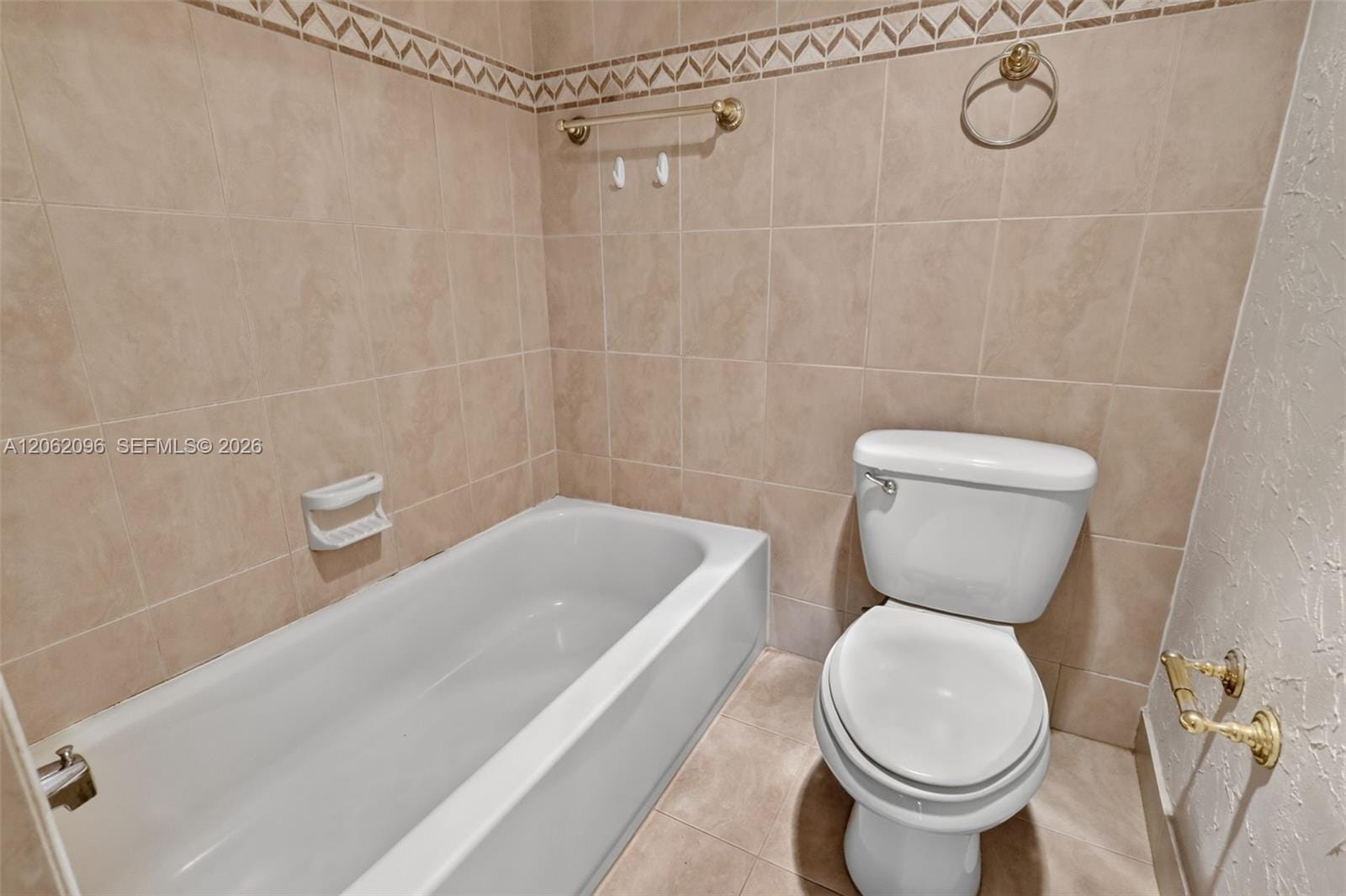 20335 W Country Club Drive 107 — photo 12