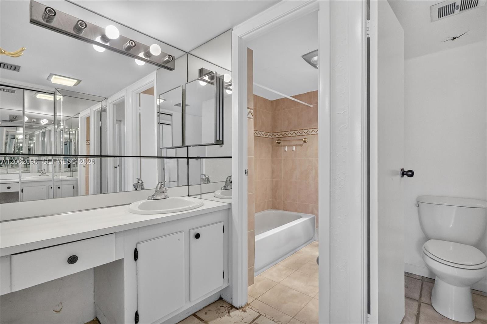 20335 W Country Club Drive 107 — photo 9