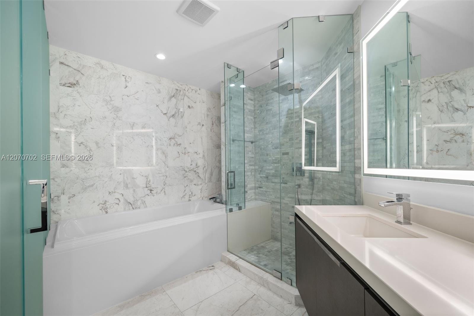 851 NE 1st Avenue 1610, Miami, FL 33132 photo 13