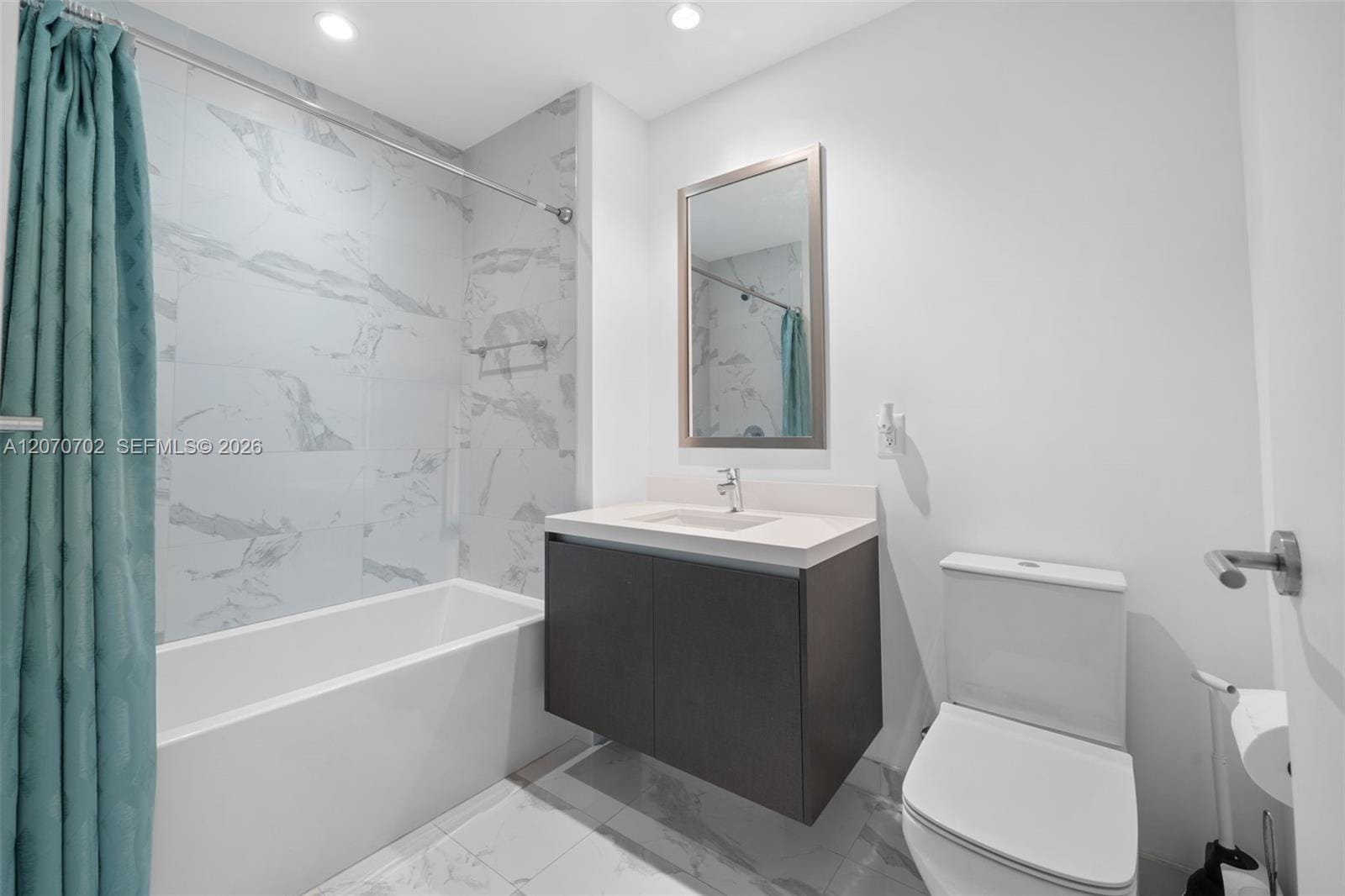 851 NE 1st Avenue 1610, Miami, FL 33132 photo 16