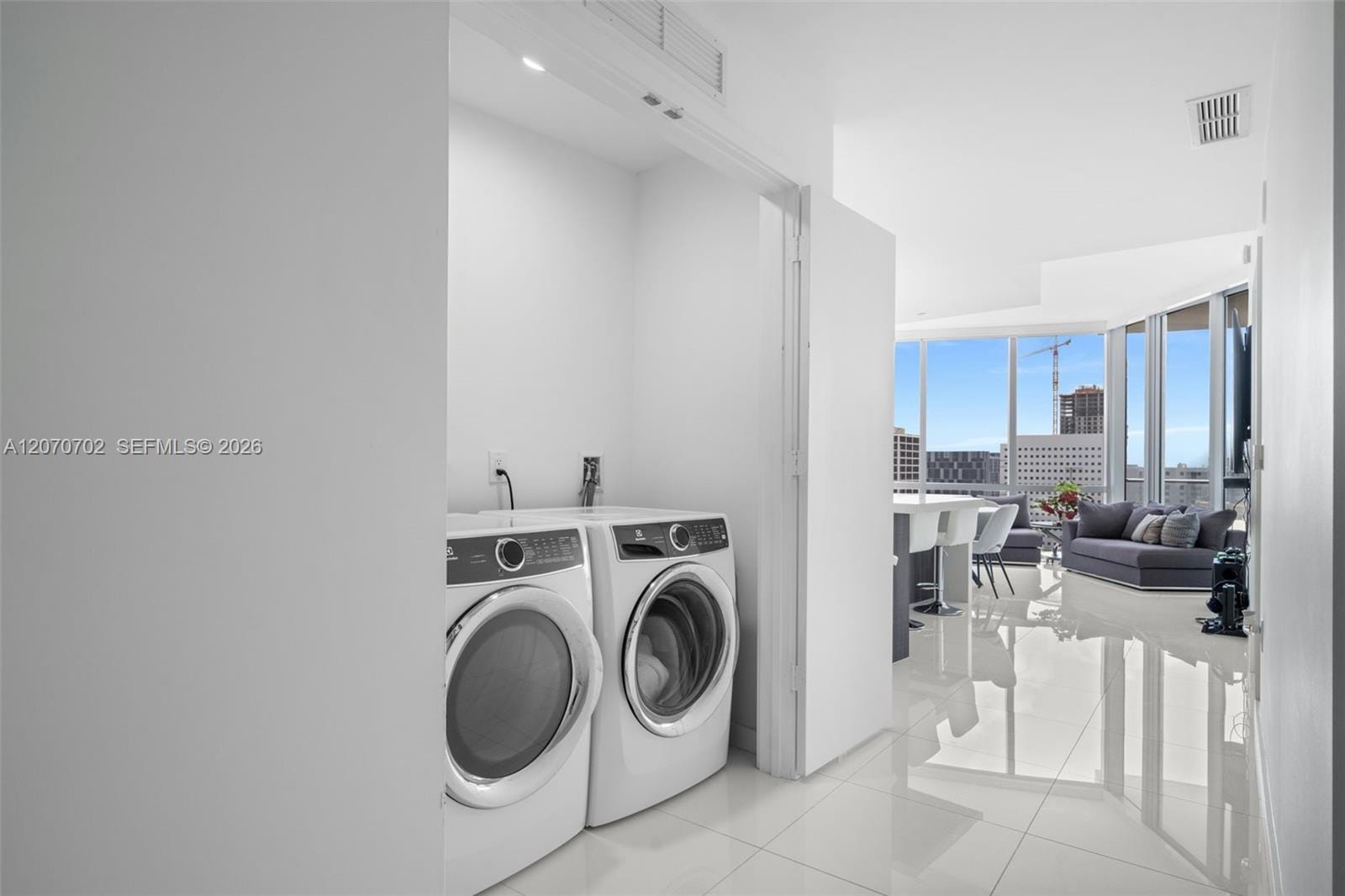 851 NE 1st Avenue 1610, Miami, FL 33132 photo 17