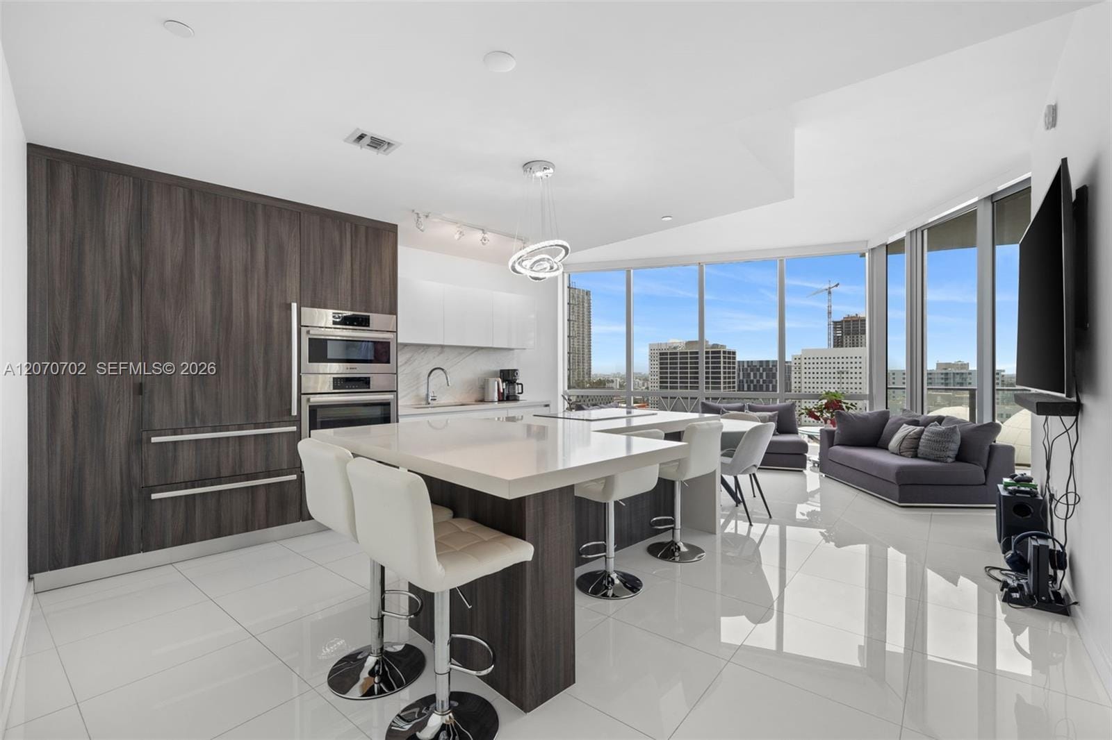 851 NE 1st Avenue 1610, Miami, FL 33132 photo 3