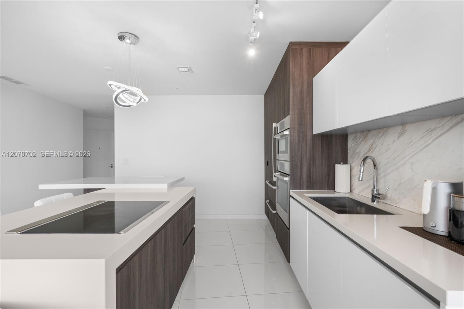 851 NE 1st Avenue 1610, Miami, FL 33132 photo 4