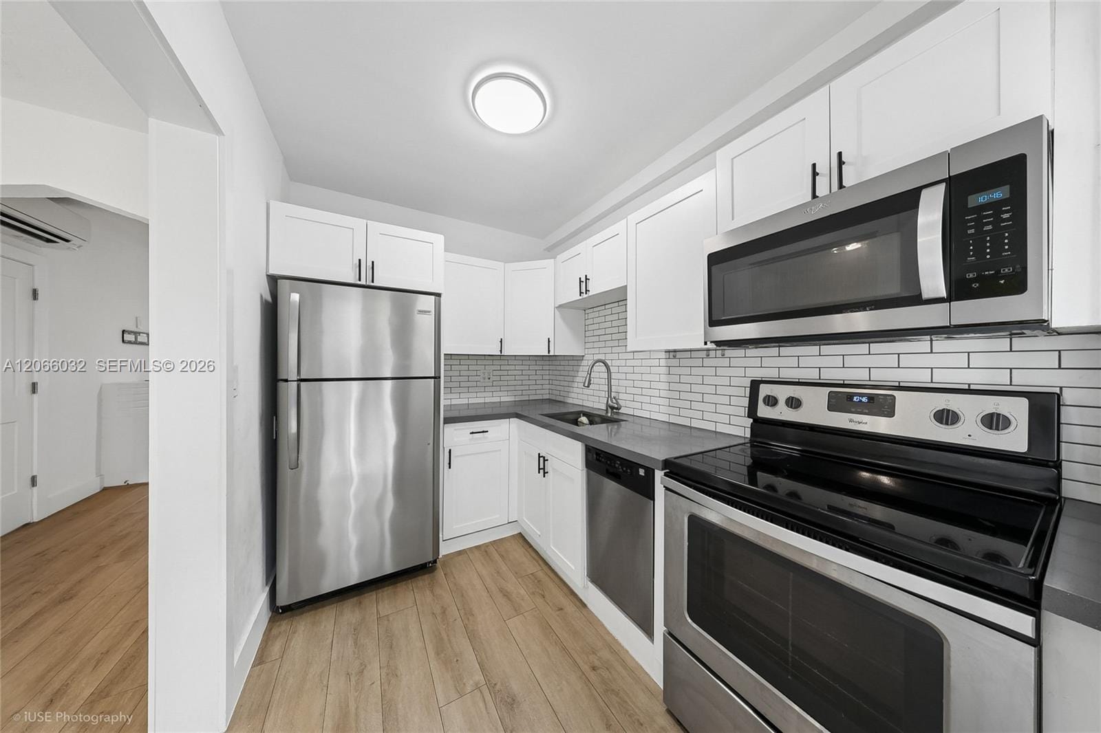 400 Alcazar Avenue — photo 5