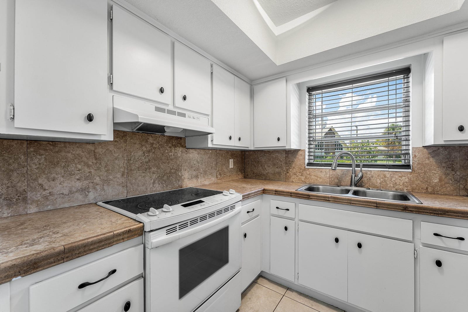 263 SE 8TH Terrace — photo 8