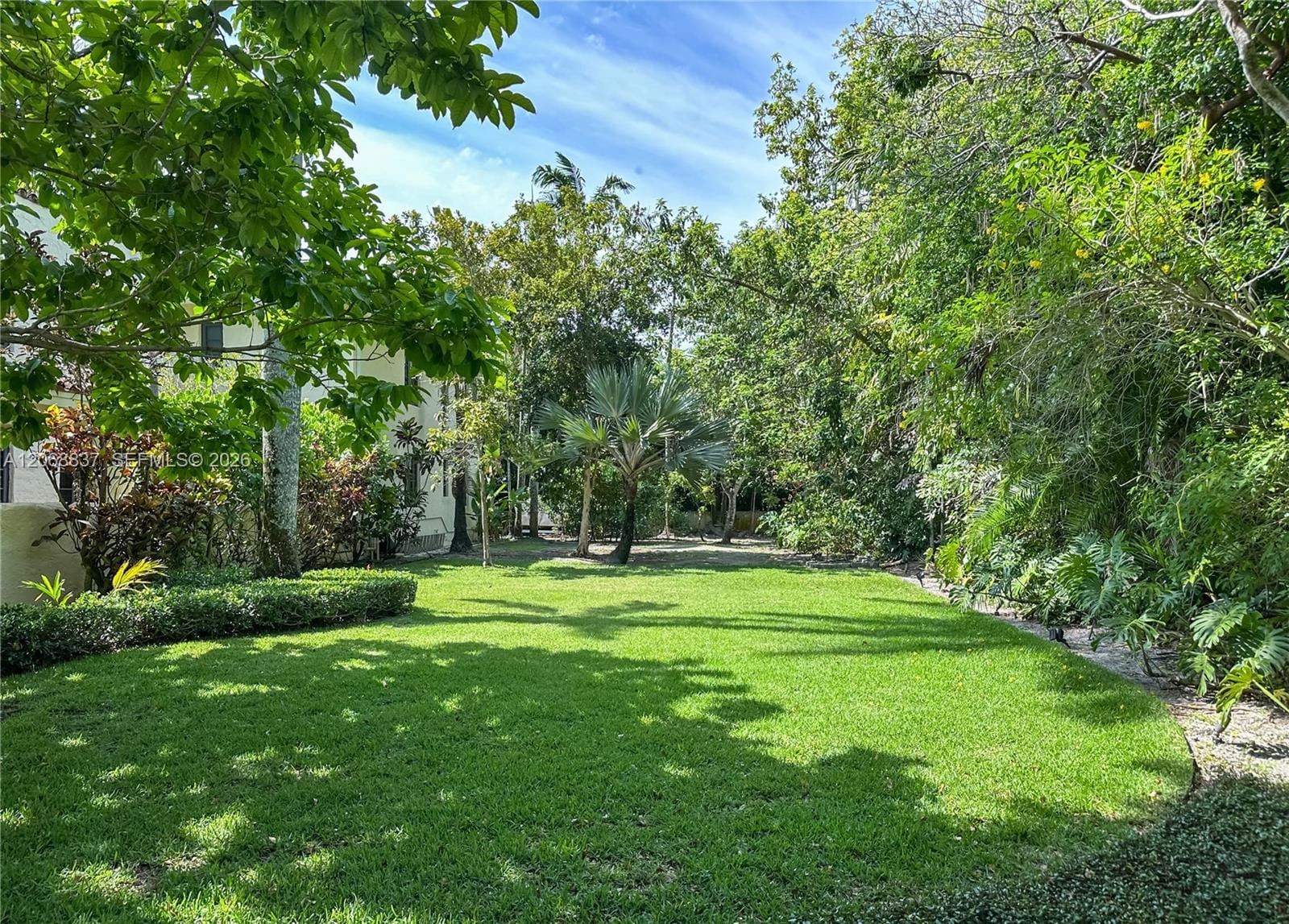 1140 Asturia Avenue — photo 2