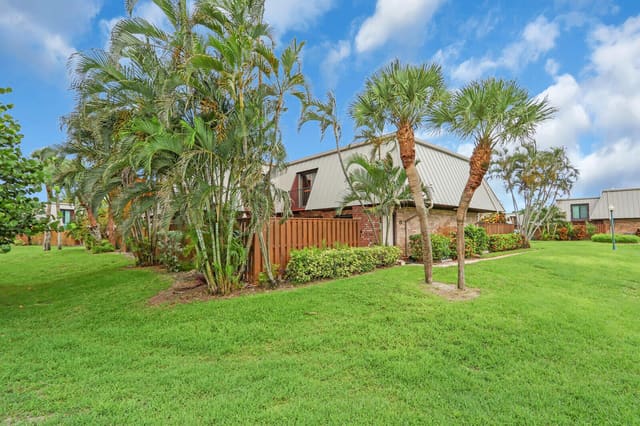 1420 OCEAN Way 7D, Jupiter, FL 33477