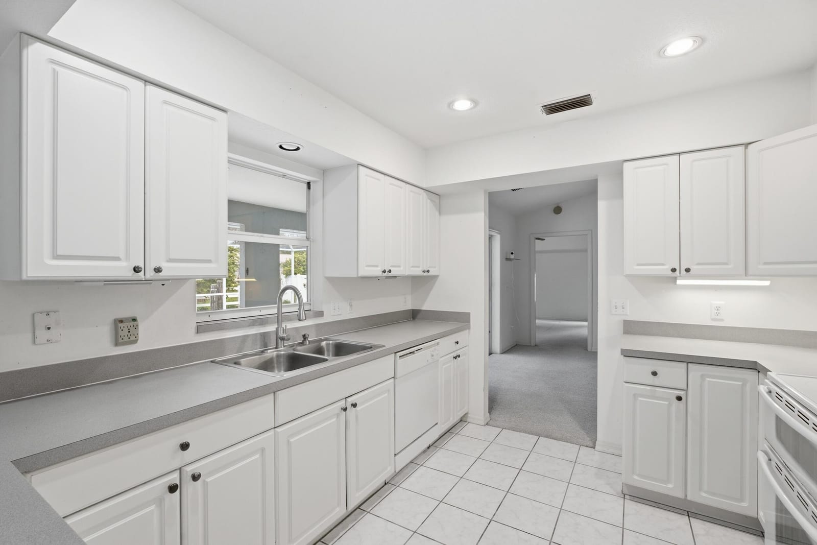 6512 FLORA Way, Fort Pierce, FL 34951 photo 8