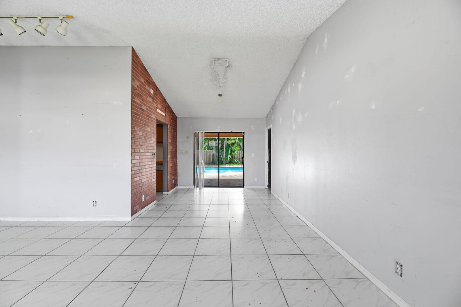 13581 Columbine Avenue — photo 8