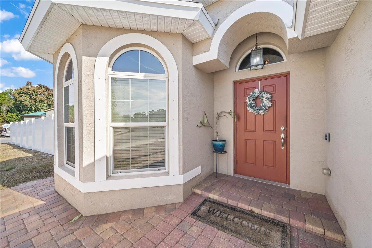 340 PALM BREEZES Drive — photo 3