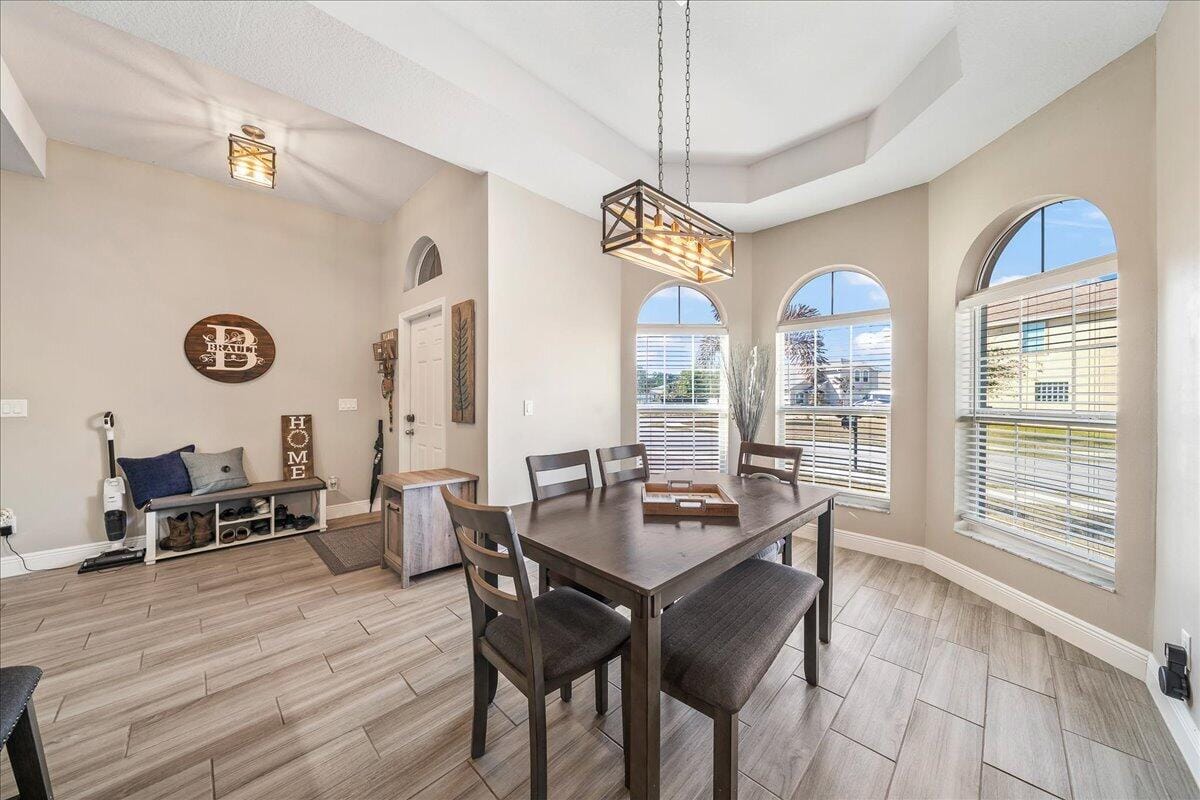 340 PALM BREEZES Drive — photo 5