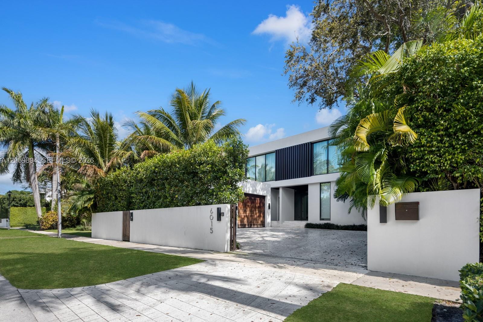 6015 N Bay Road, Miami Beach, FL 33140
