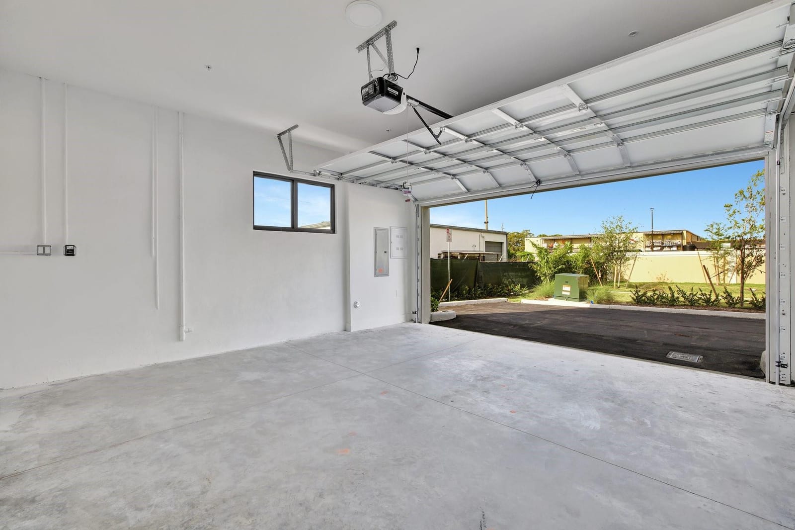 4208 NE 7TH Terrace — photo 11