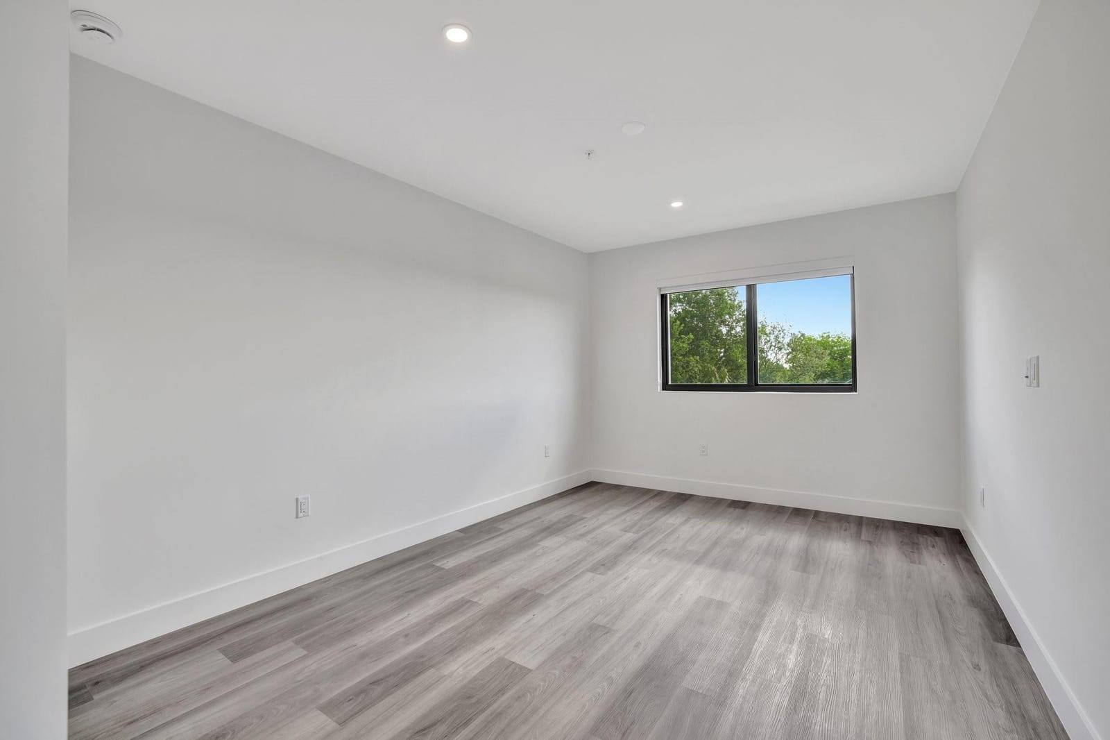 4208 NE 7TH Terrace, Oakland Park, FL 33334 photo 22