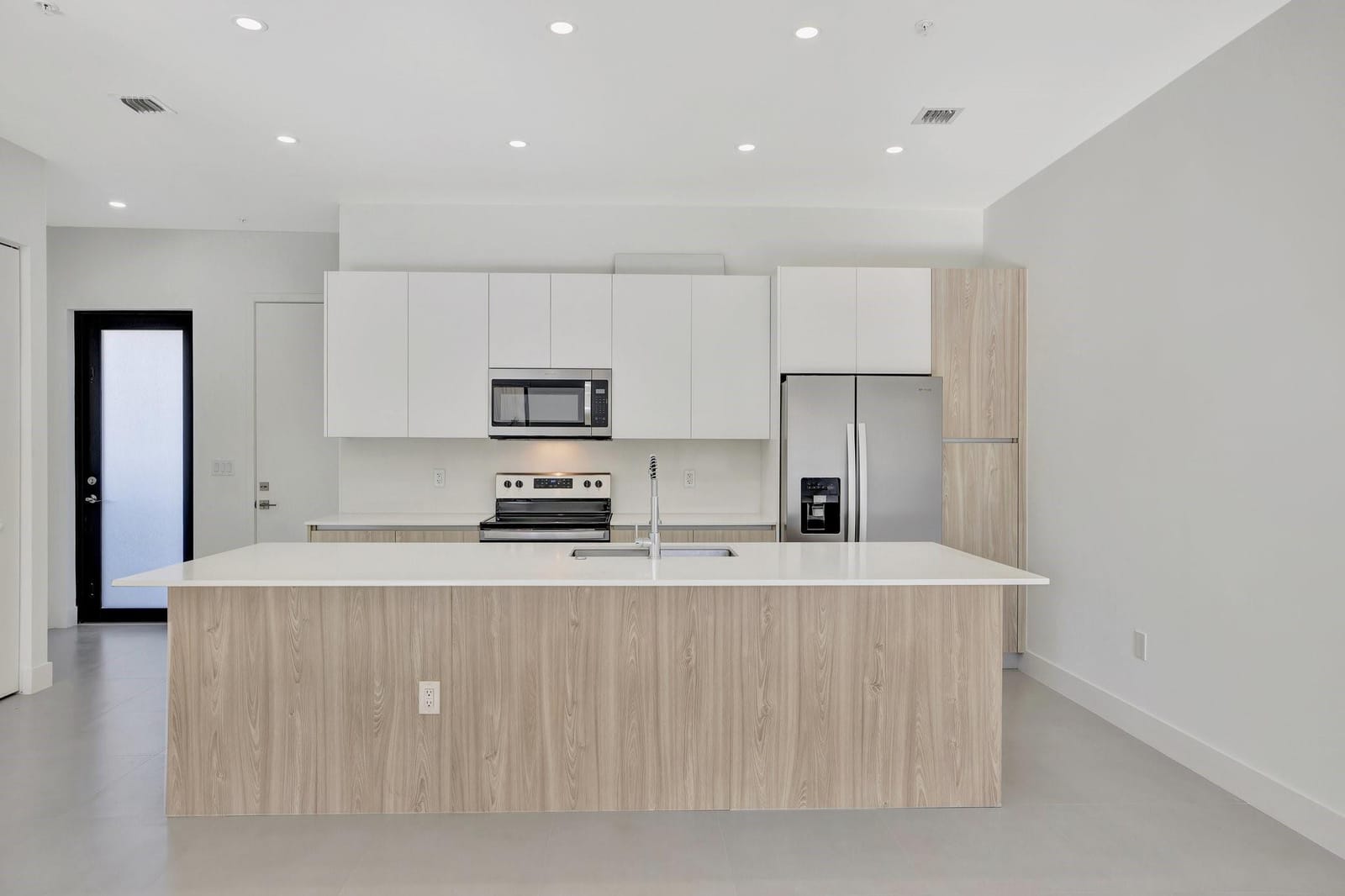 4208 NE 7TH Terrace, Oakland Park, FL 33334